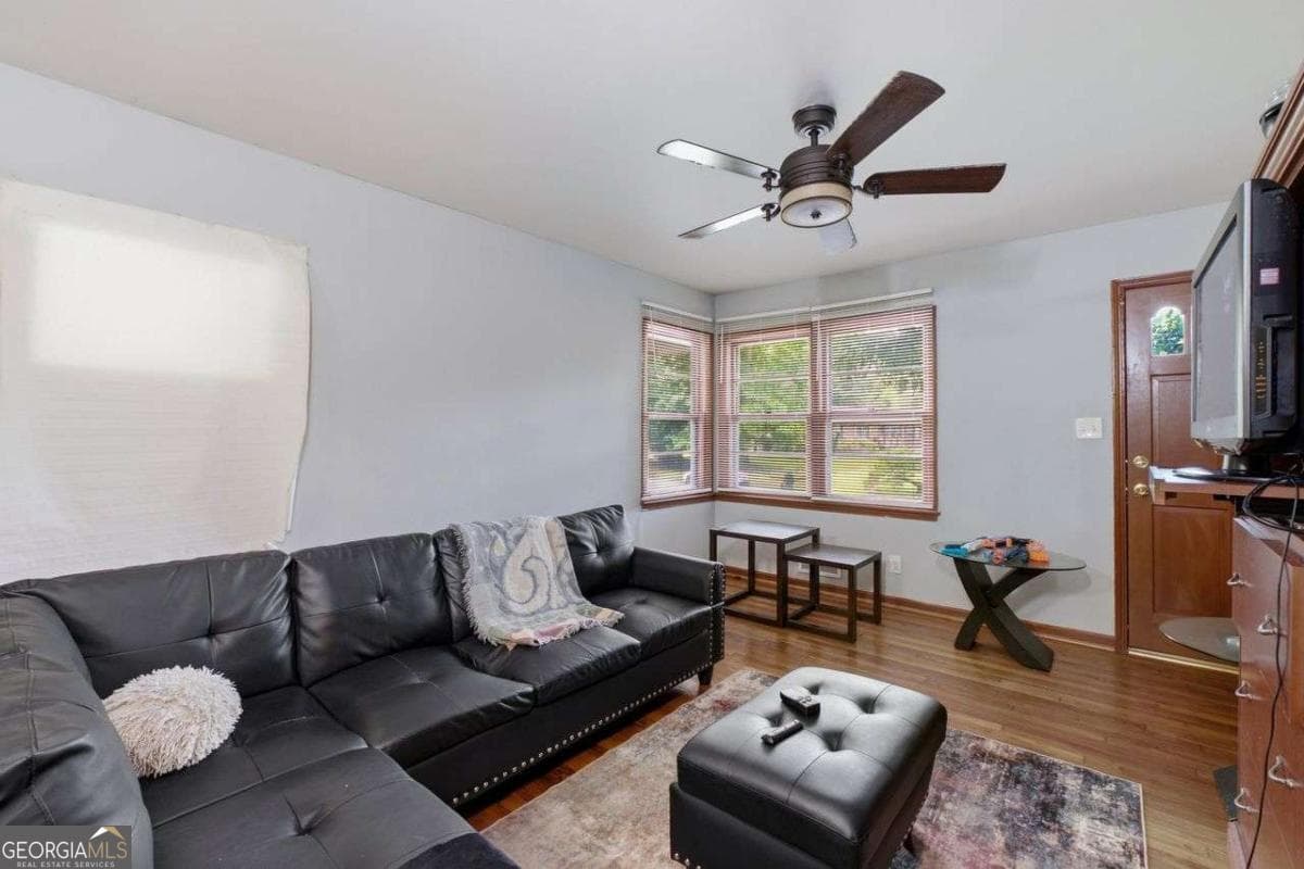 3 bedroom, 1.5 bathroom, 975 sq ft single family residence for sale at 4642 Bartlett Road, Forest Park, GA 30297 — photo 5