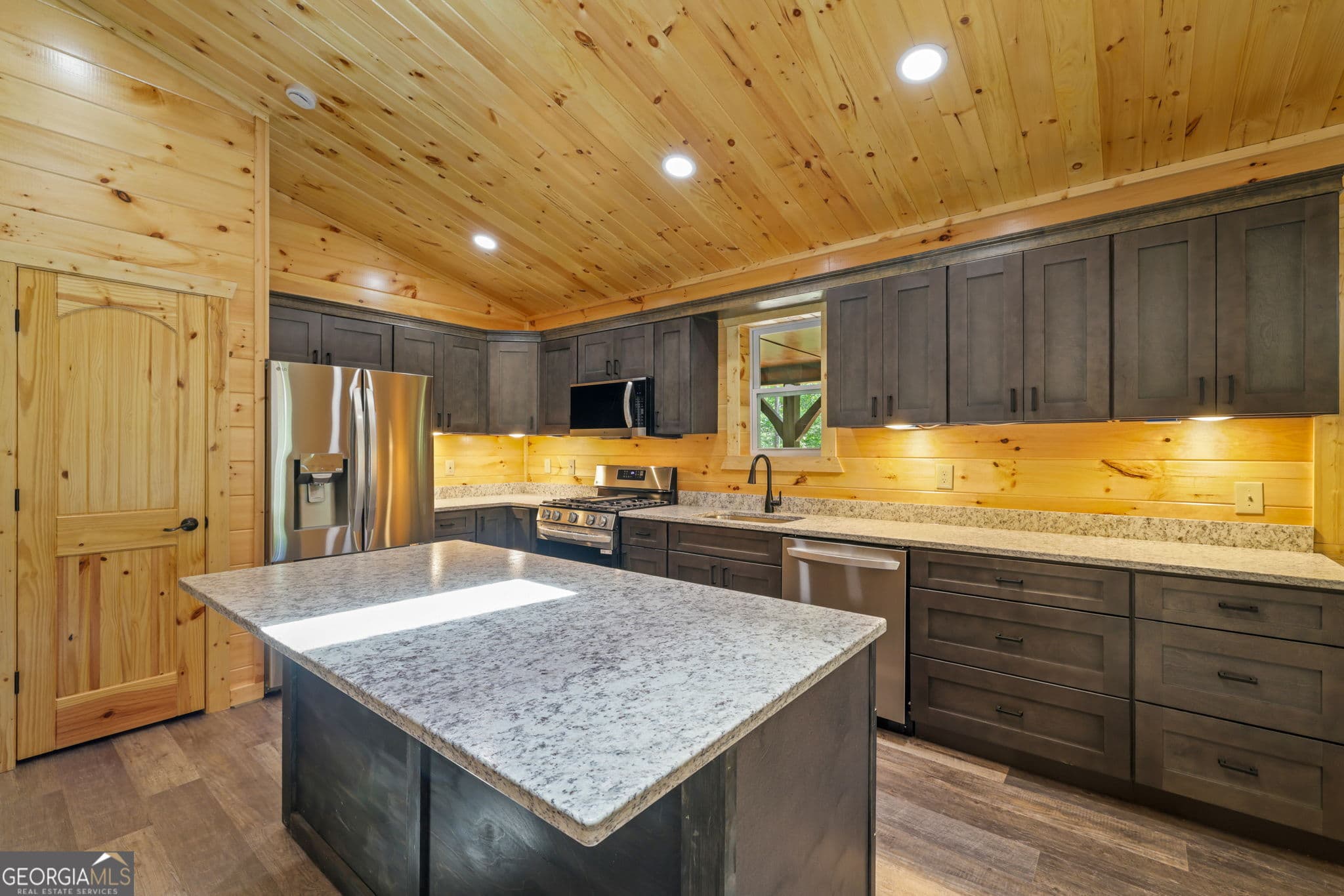2 bedroom, 3.5 bathroom, 1,320 sq ft single family residence for sale at 108 Olds Mountain Peak, Rabun Gap, GA 30568 — photo 4