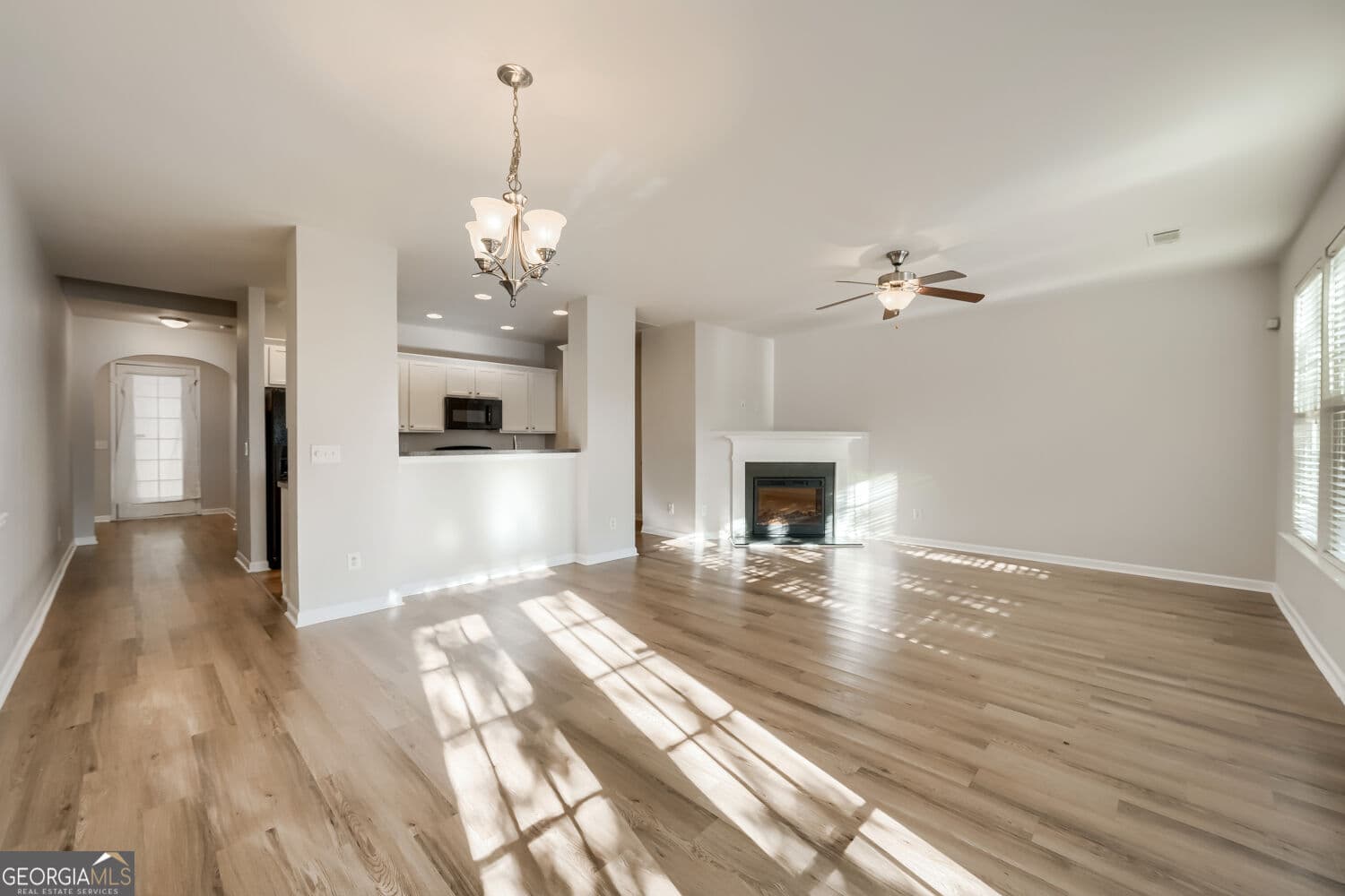 3 bedroom, 2.5 bathroom townhouse for rent at 974 Pierce Ivy Court, Lawrenceville, GA 30043 for $2,300 a month — photo 7
