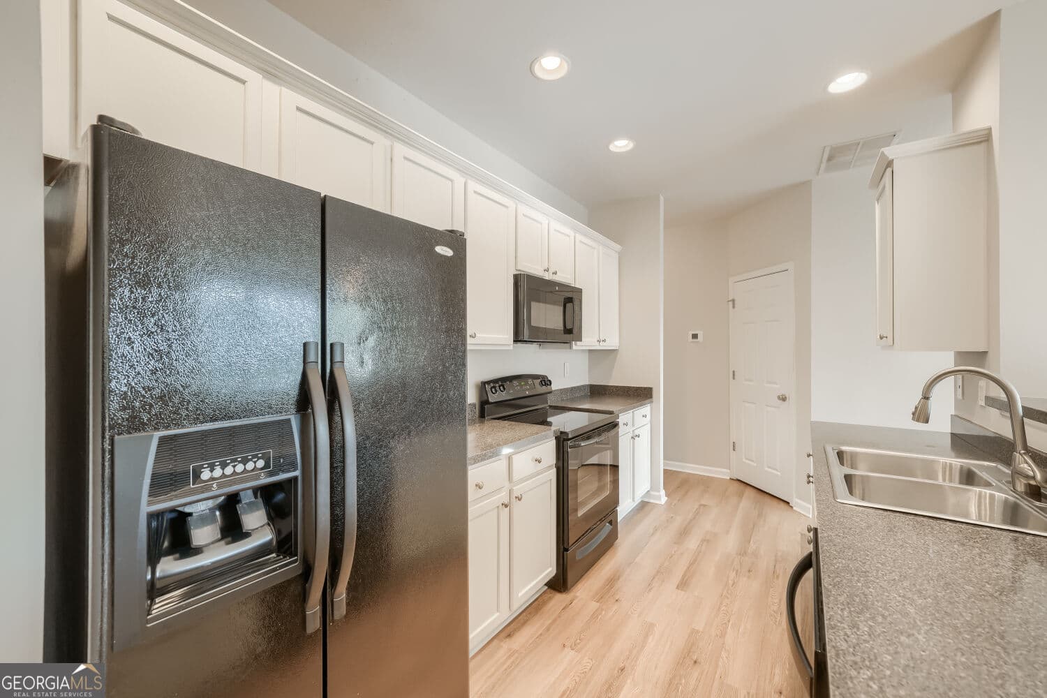 3 bedroom, 2.5 bathroom townhouse for rent at 974 Pierce Ivy Court, Lawrenceville, GA 30043 for $2,300 a month — photo 9