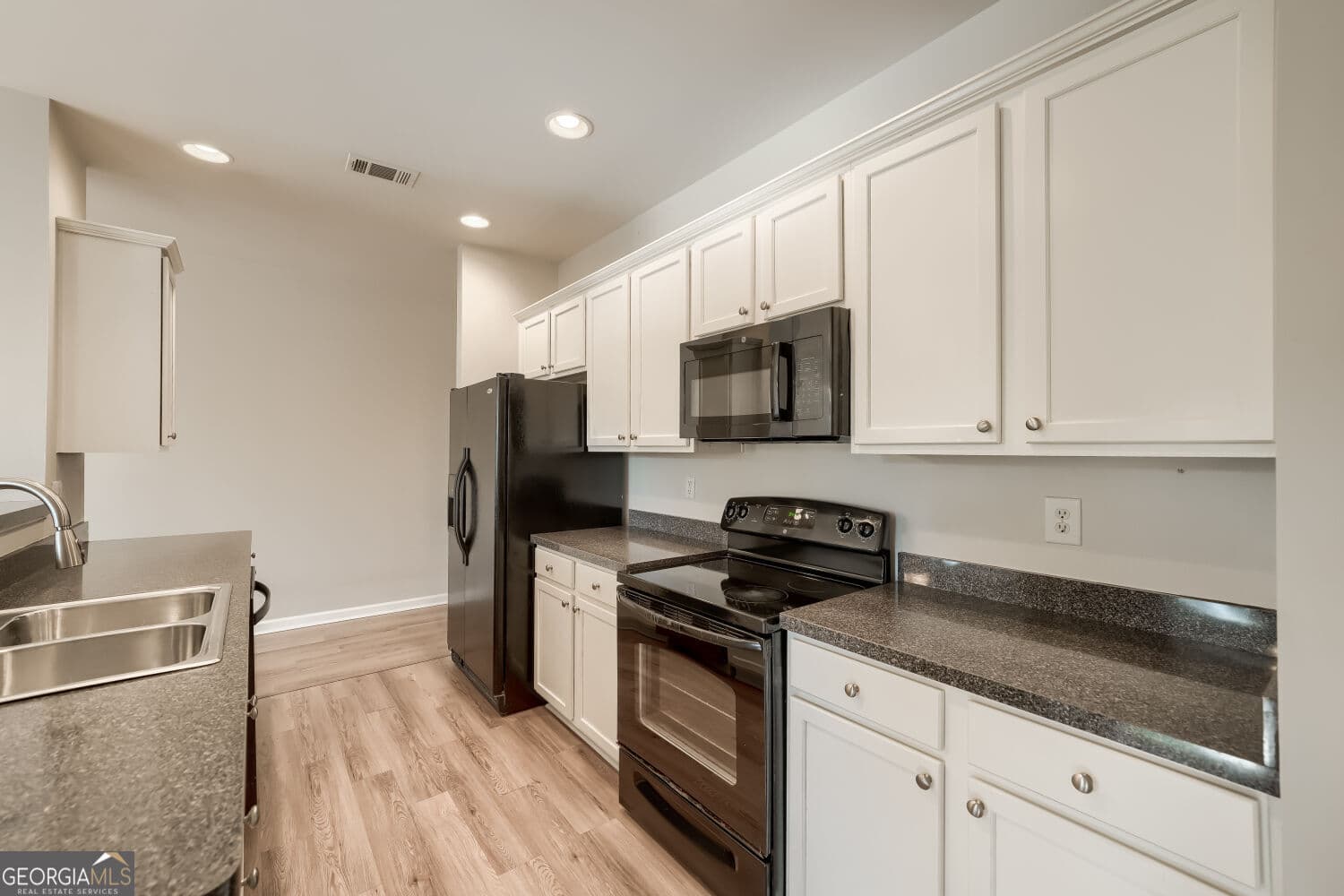 3 bedroom, 2.5 bathroom townhouse for rent at 974 Pierce Ivy Court, Lawrenceville, GA 30043 for $2,300 a month — photo 10