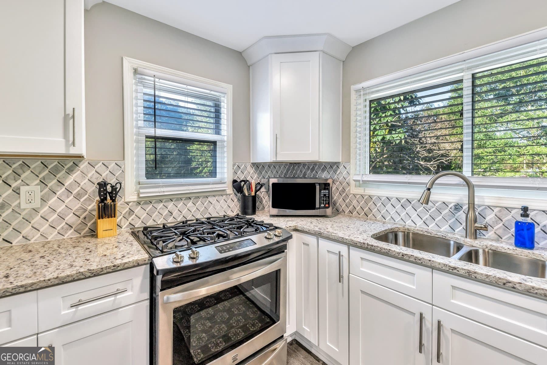 2 bedroom, 1 bathroom, 1,100 sq ft single family residence for rent at 811 Old Powder Springs Road, Mableton, GA 30126 for $3,600 a month — photo 9