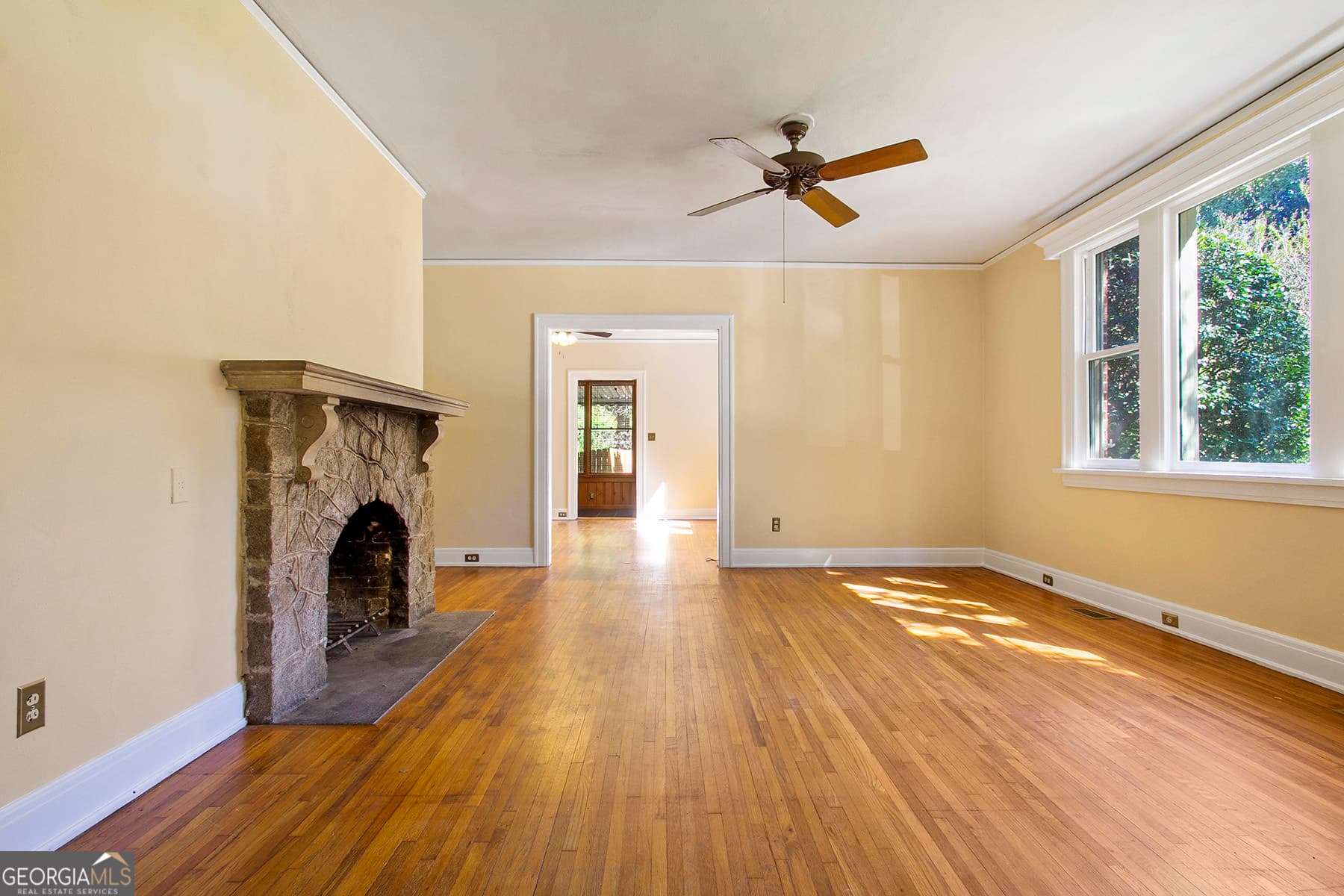 3 bedroom, 2 bathroom, 1,870 sq ft single family residence for sale at 940 Curry Drive, Macon, GA 31211 — photo 6