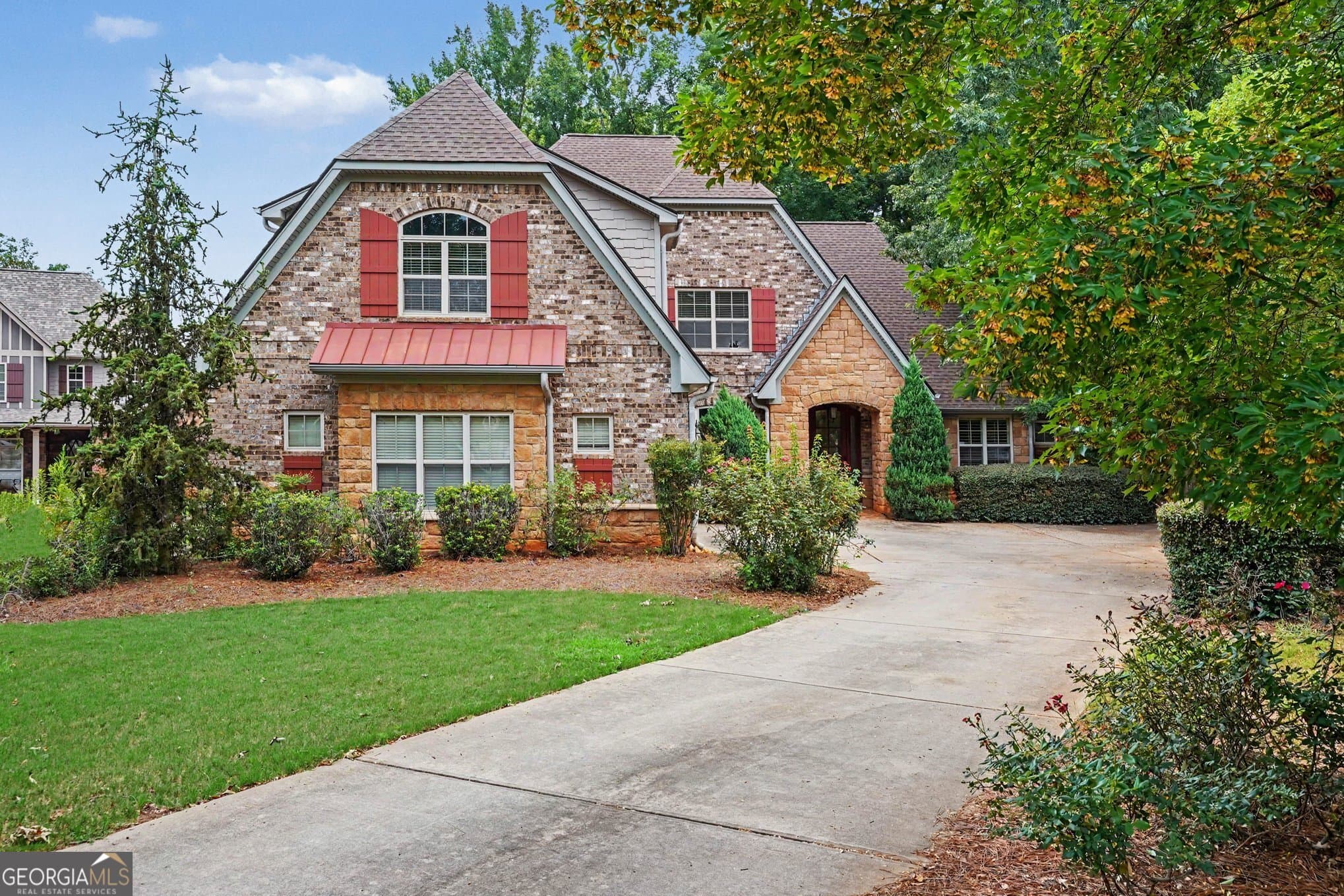 4 bedroom, 3.5 bathroom, 3,659 sq ft single family residence for sale at 157 Mariahs Walk, Hampton, GA 30228 — photo 2