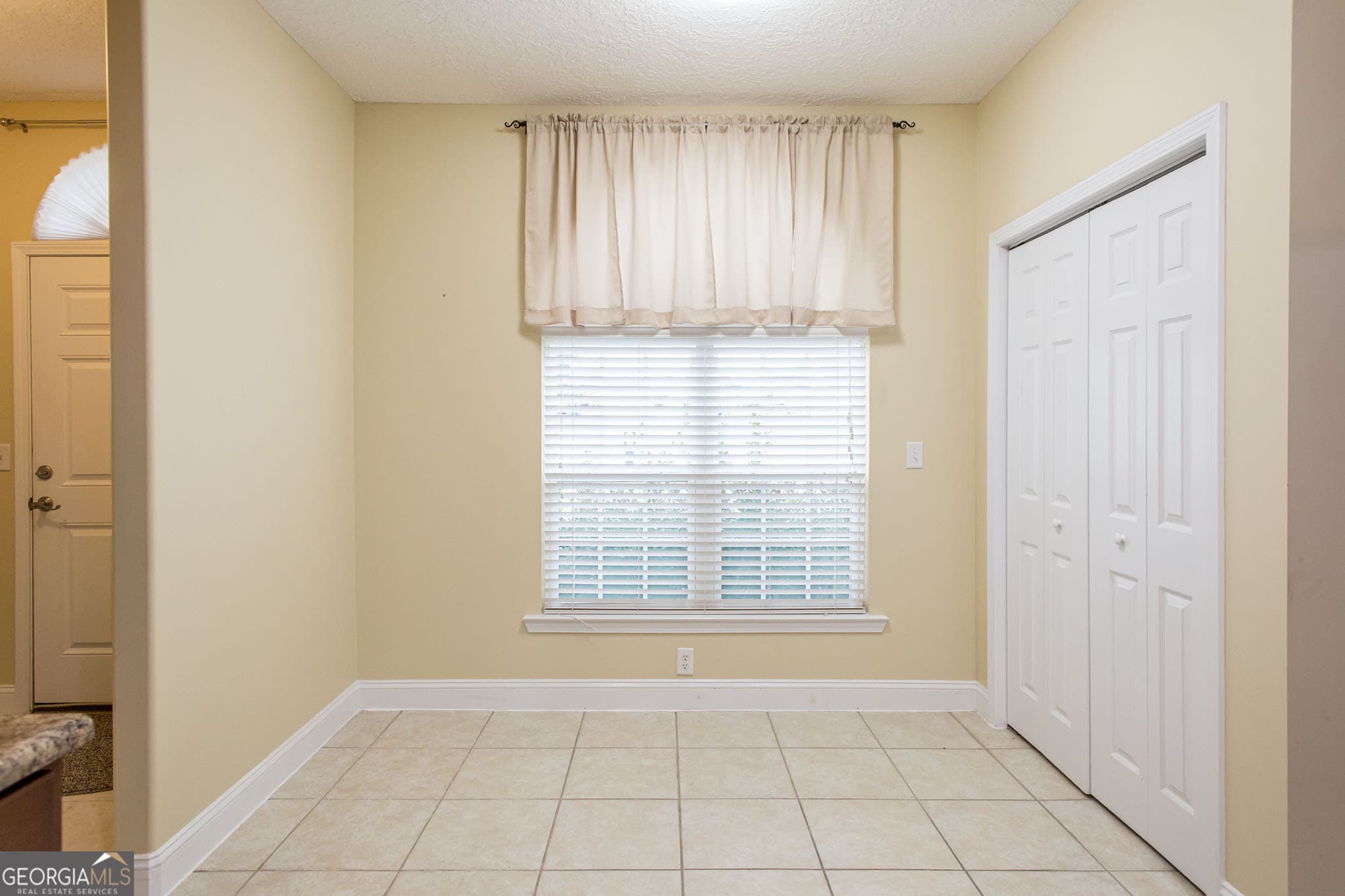 3 bedroom, 2 bathroom, 1,843 sq ft single family residence under contract at 2869 Ben Street, Waycross, GA 31503 — photo 10