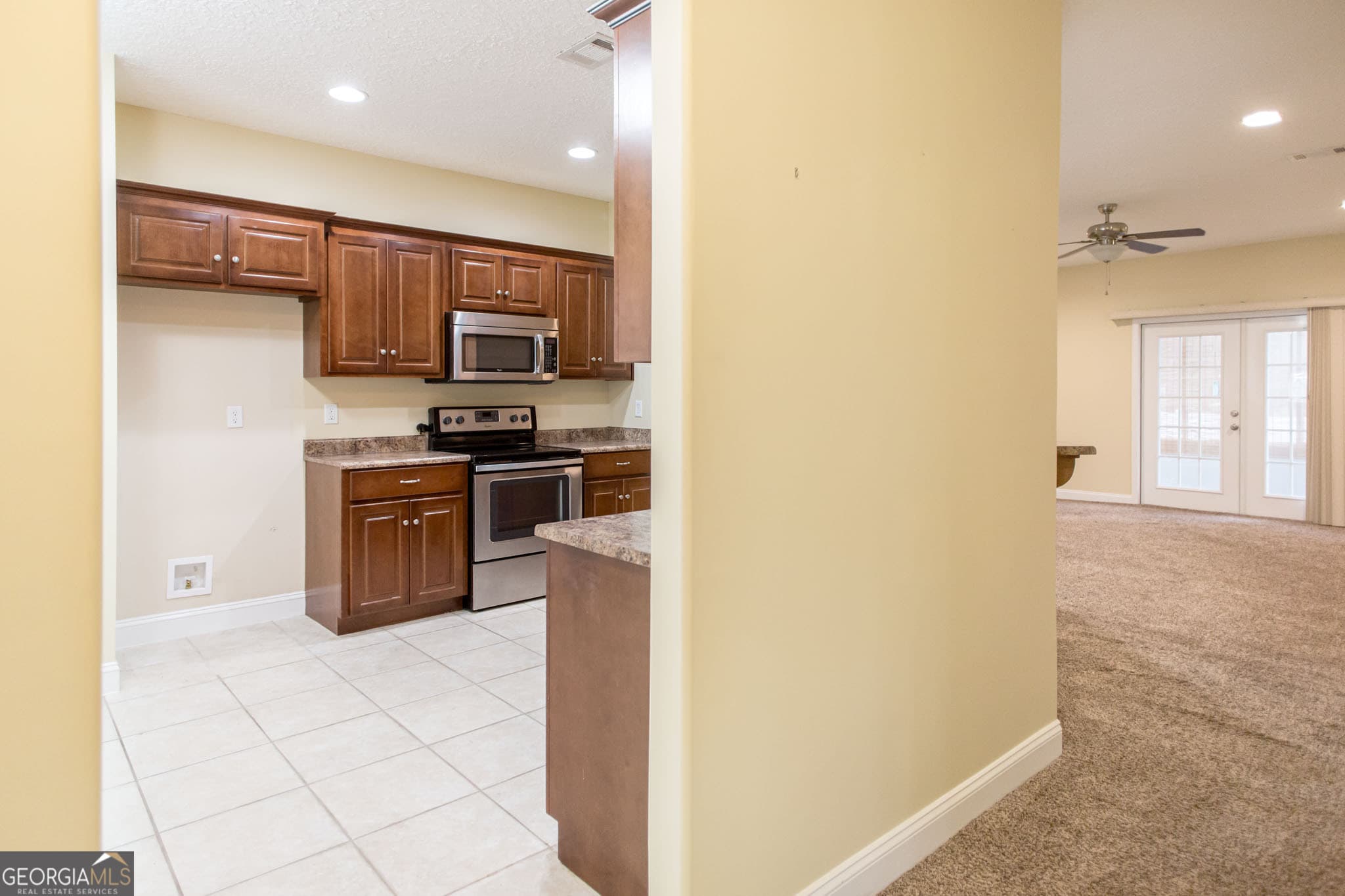 3 bedroom, 2 bathroom, 1,843 sq ft single family residence under contract at 2869 Ben Street, Waycross, GA 31503 — photo 8