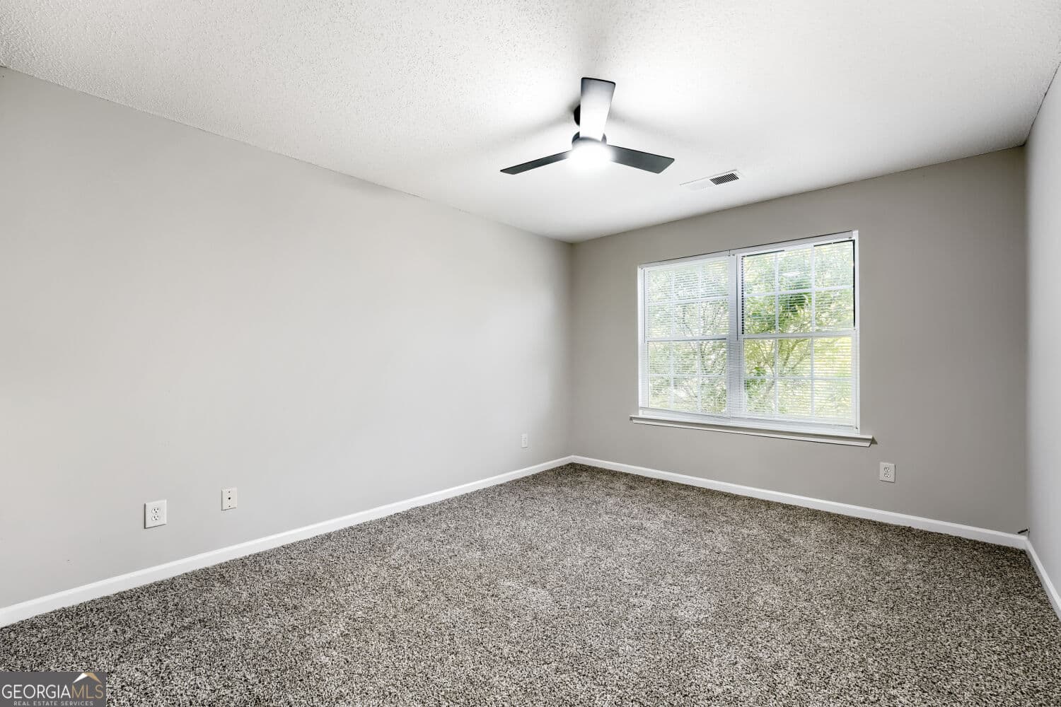 3 bedroom, 2.5 bathroom, 1,500 sq ft townhouse for sale at 2266 Nicole Drive, Hampton, GA 30228 — photo 6