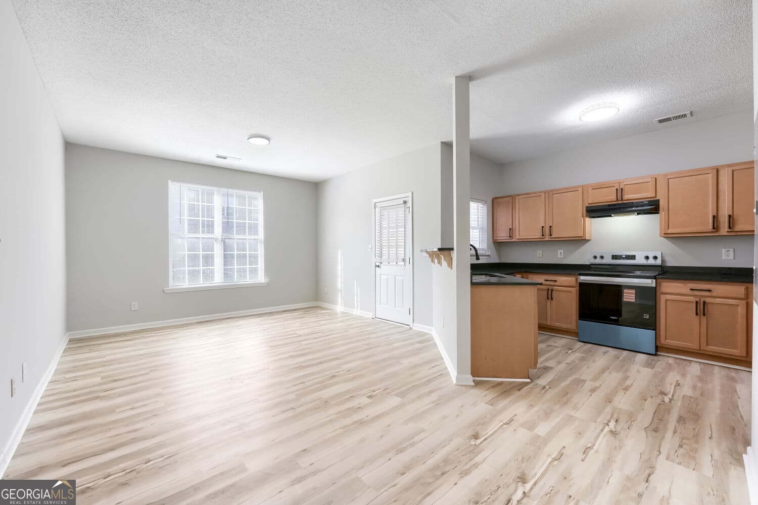 3 bedroom, 2.5 bathroom, 1,500 sq ft townhouse for sale at 2266 Nicole Drive, Hampton, GA 30228 — photo 3