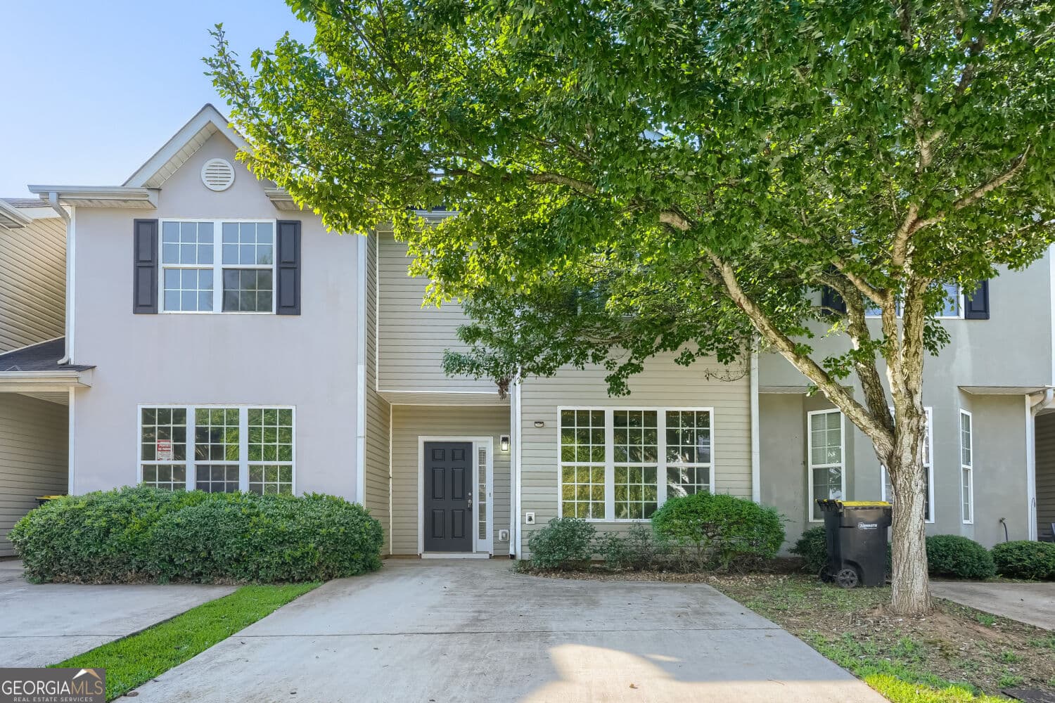 3 bedroom, 2.5 bathroom, 1,500 sq ft townhouse for sale at 2266 Nicole Drive, Hampton, GA 30228 — photo 1 of 11