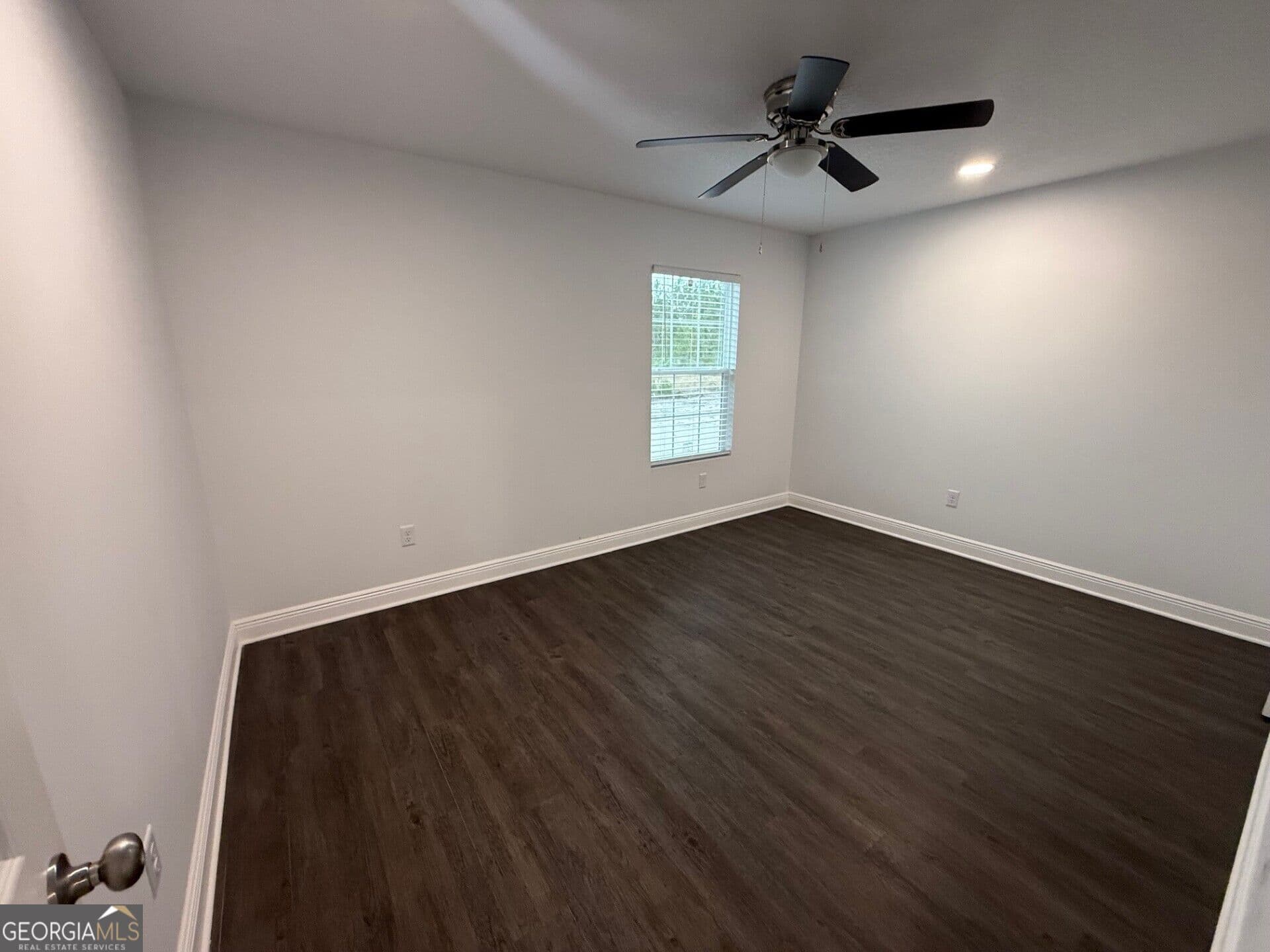 3 bedroom, 2 bathroom, 1,536 sq ft single family residence for sale at 1141 Black Hawk Drive, Waynesville, GA 31566 — photo 4