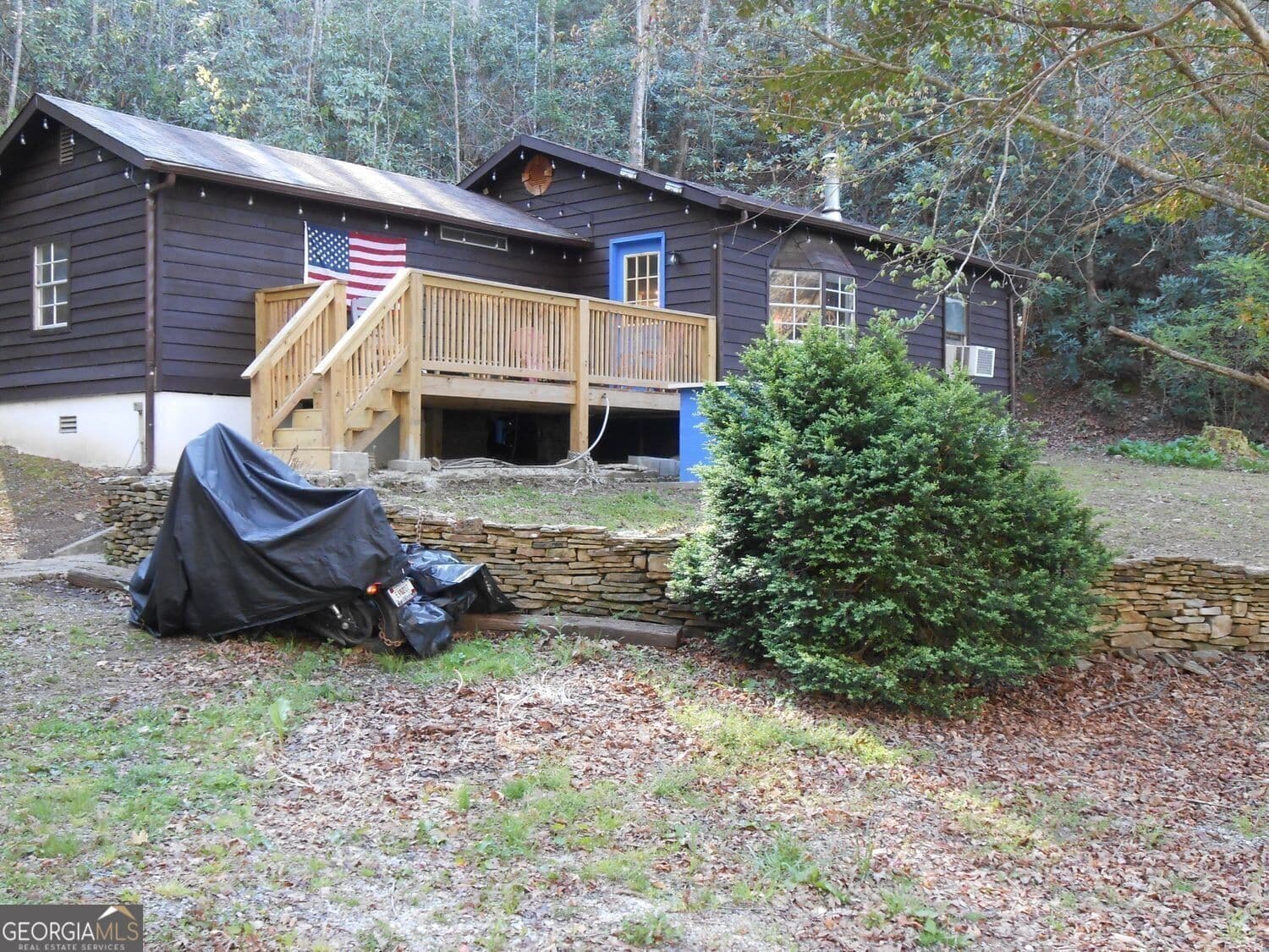 2 bedroom, 1 bathroom, 856 sq ft single family residence for sale at 136 Bowie Lane, Dillard, GA 30537 — photo 2