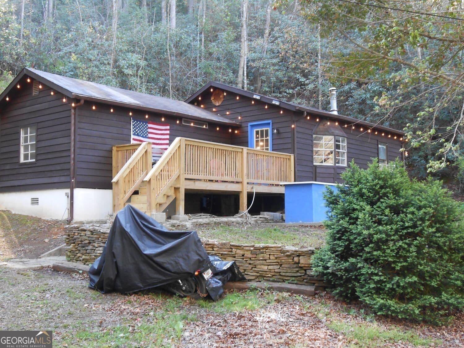 2 bedroom, 1 bathroom, 856 sq ft single family residence for sale at 136 Bowie Lane, Dillard, GA 30537