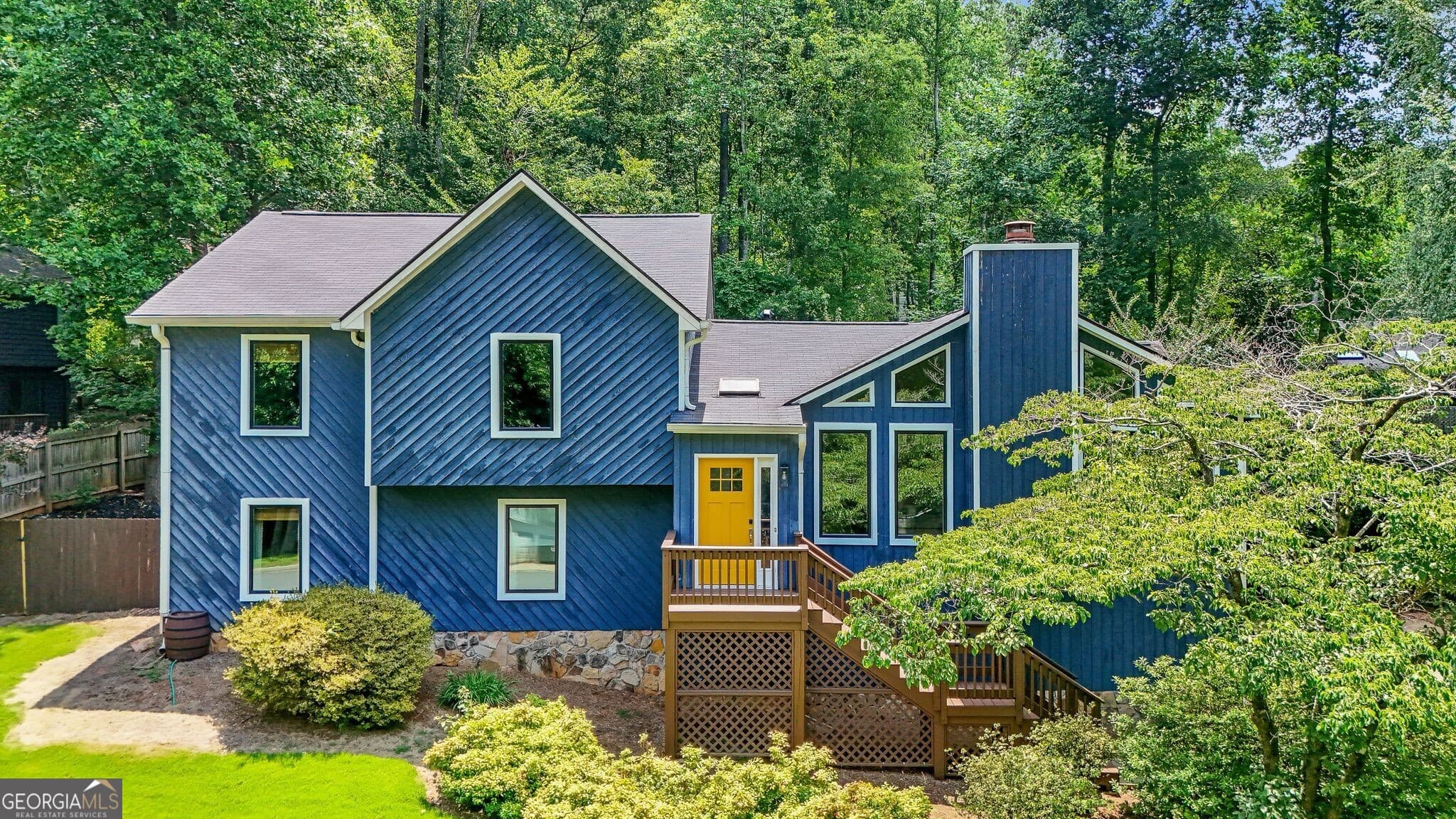 4 bedroom, 3 bathroom, 2,604 sq ft single family residence sold at 465 Roswell Hills Place, Roswell, GA 30075