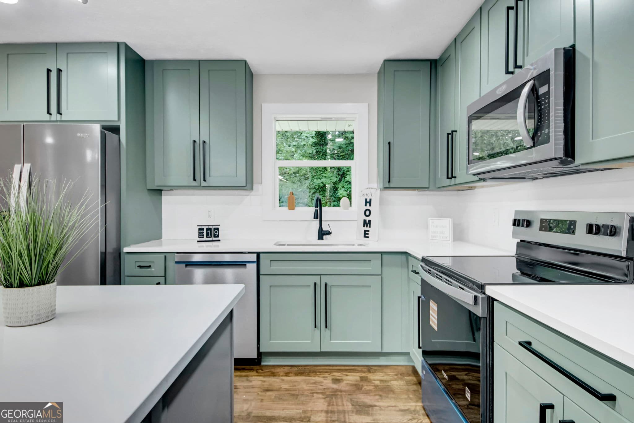 4 bedroom, 2.5 bathroom, 1,851 sq ft single family residence for sale at 925 Majesty Lane, Morrow, GA 30260 — photo 9