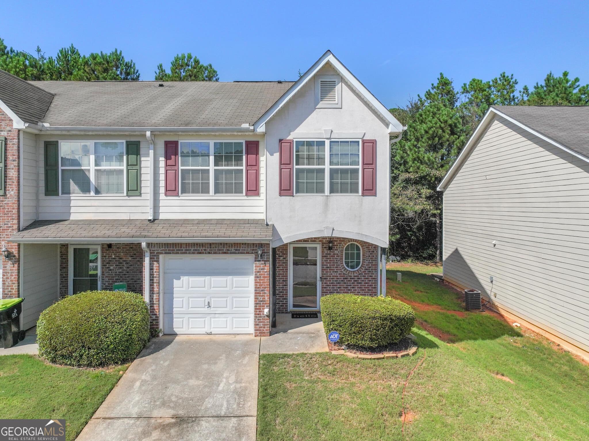 multi family,townhouse for sale at 684 Georgetown Court, Jonesboro, GA 30236 — photo 1 of 33