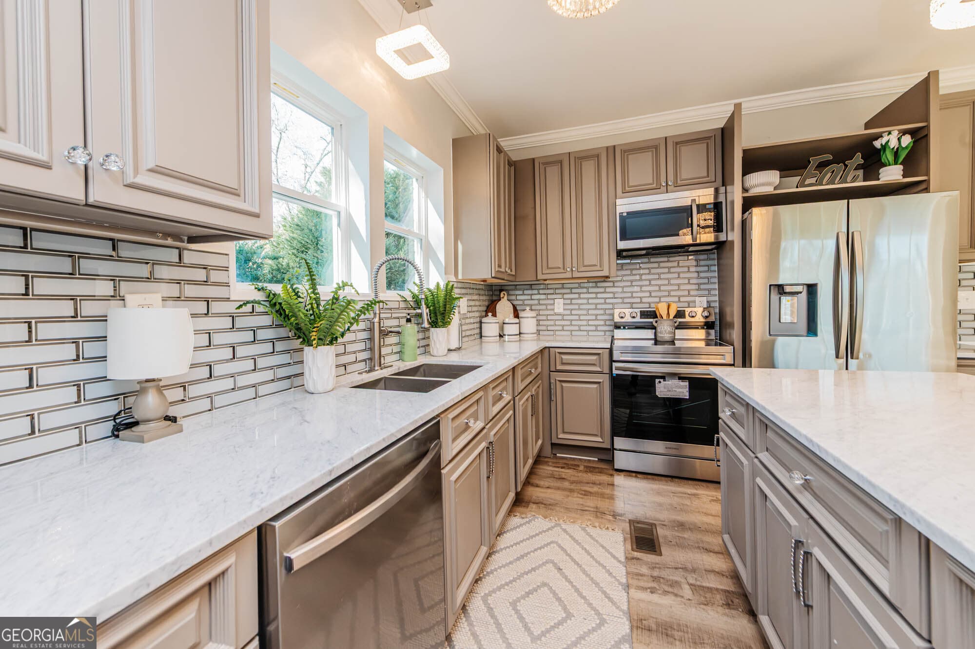 5 bedroom, 3 bathroom, 4,878 sq ft single family residence for sale at 151 Culver Street, Macon, GA 31204 — photo 7