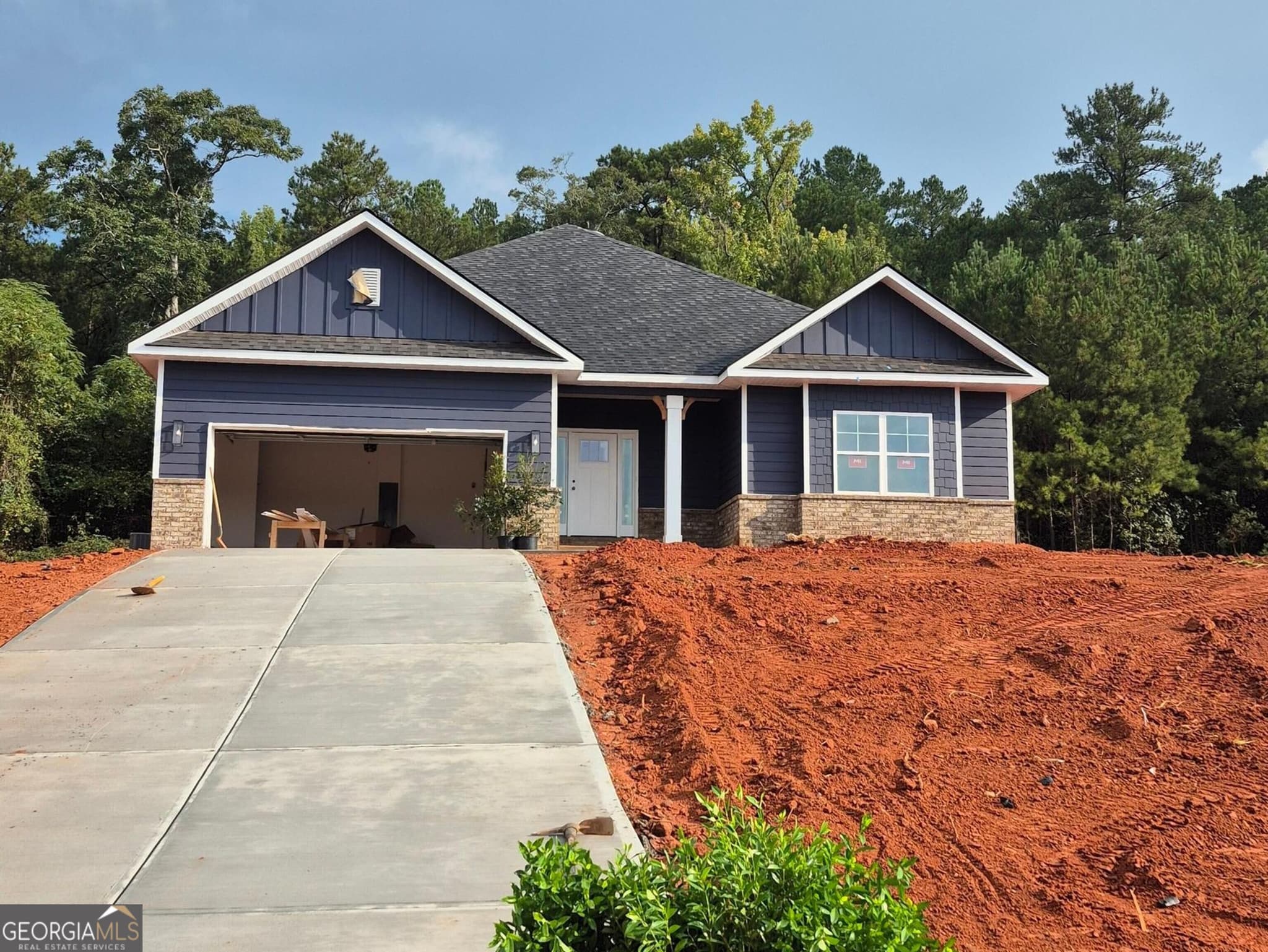 4 bedroom, 2 bathroom, 1,902 sq ft single family residence for sale at 1108 Stiles Crossing, Griffin, GA 30223 — photo 1 of 25