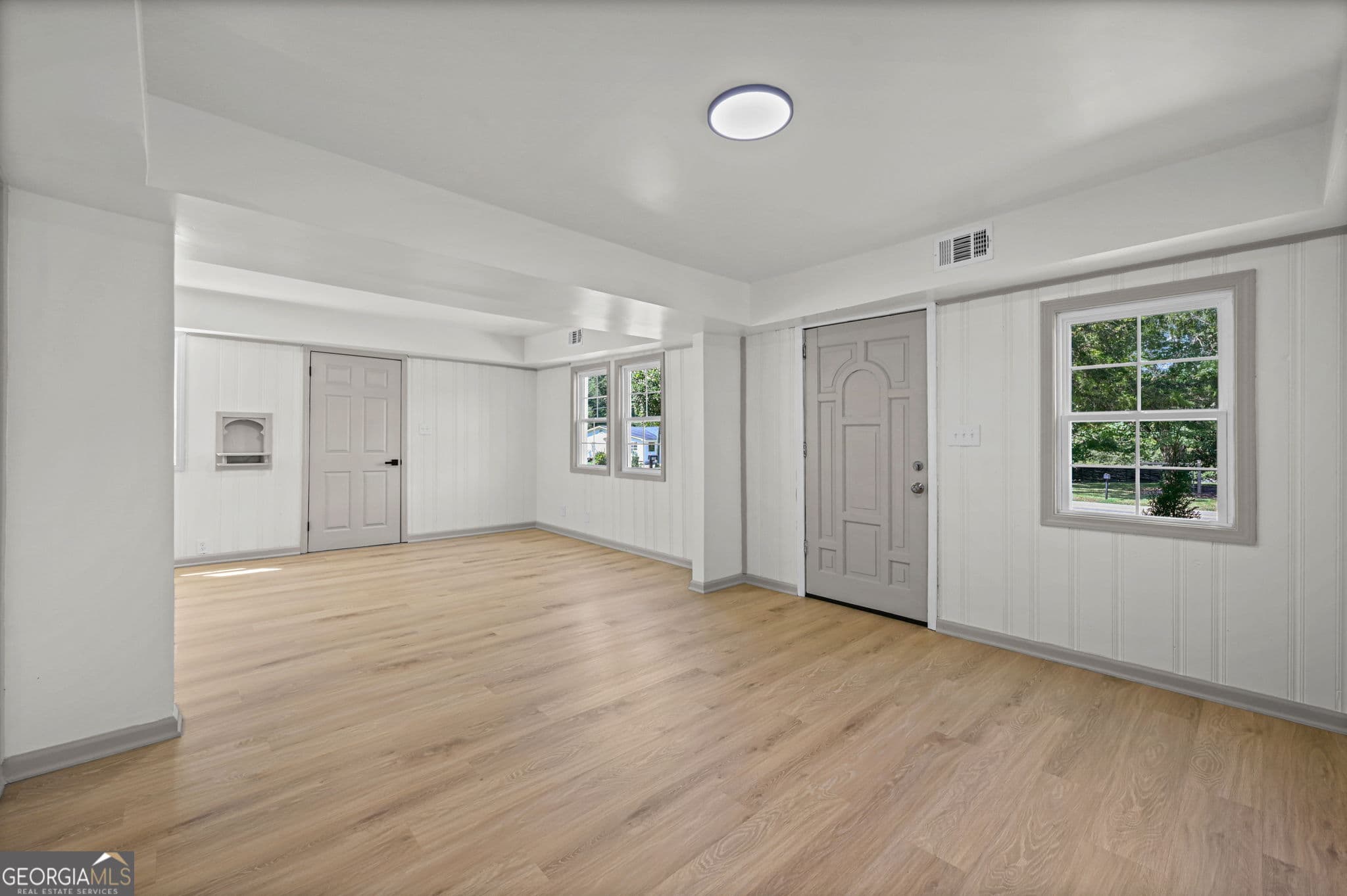 4 bedroom, 2.5 bathroom, 1,514 sq ft single family residence for sale at 1104 E McIntosh Road, Griffin, GA 30223 — photo 5