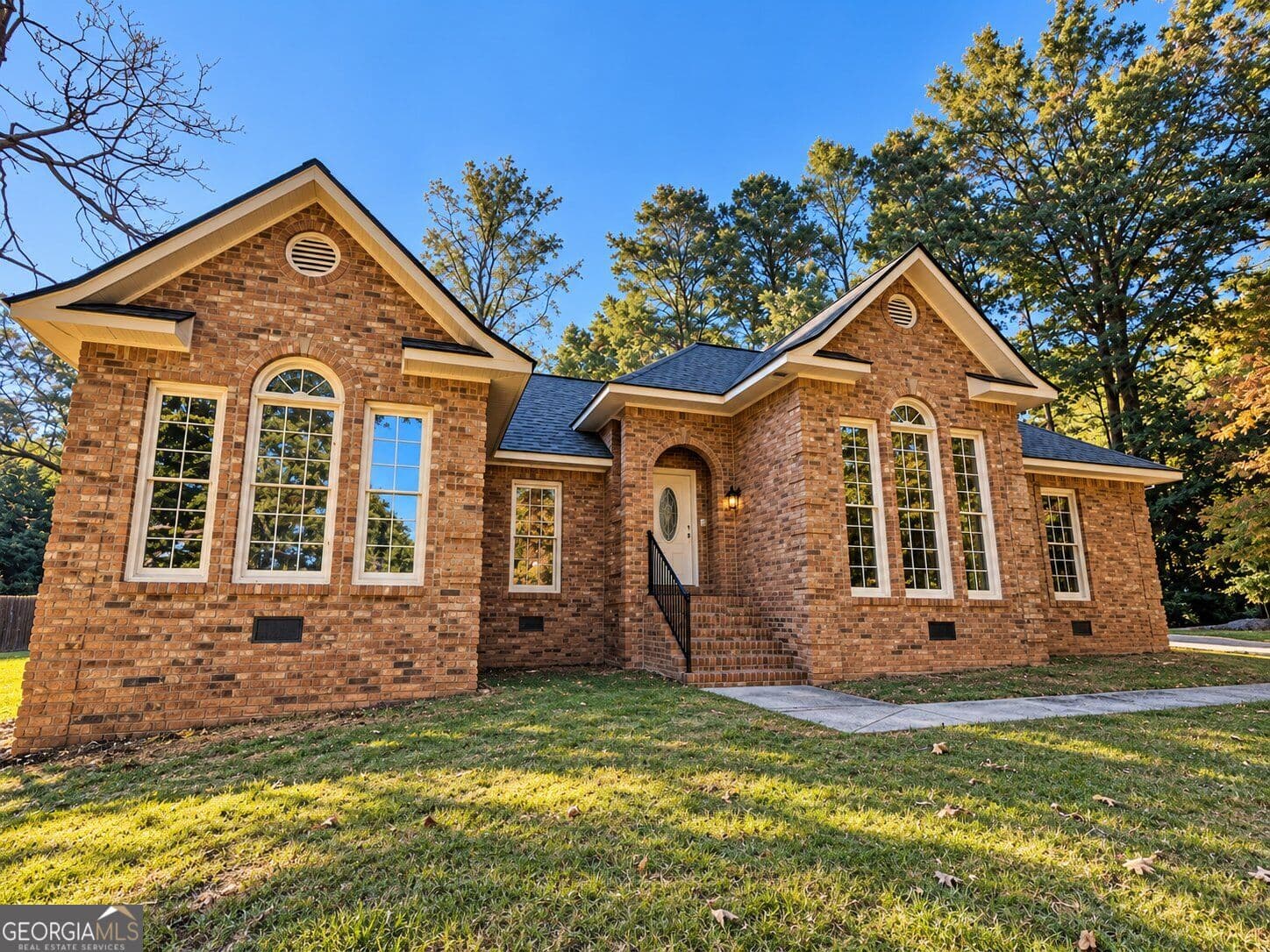3 bedroom, 2 bathroom, 1,884 sq ft single family residence for rent at 2022 Rocky Point Bluff, Kennesaw, GA 30152 for $2,550 a month — photo 1 of 13