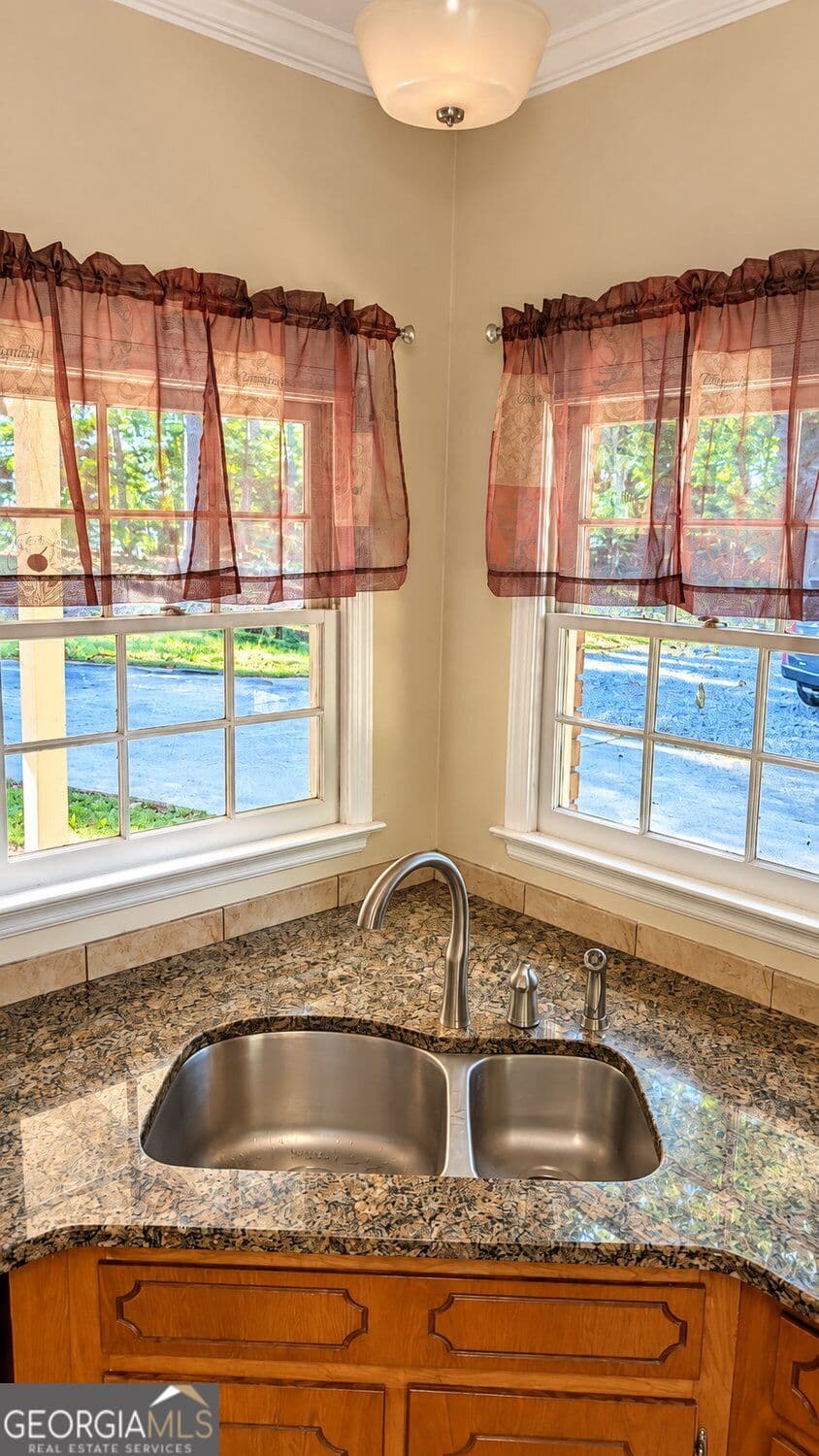 3 bedroom, 2 bathroom, 1,884 sq ft single family residence for rent at 2022 Rocky Point Bluff, Kennesaw, GA 30152 for $2,550 a month — photo 5
