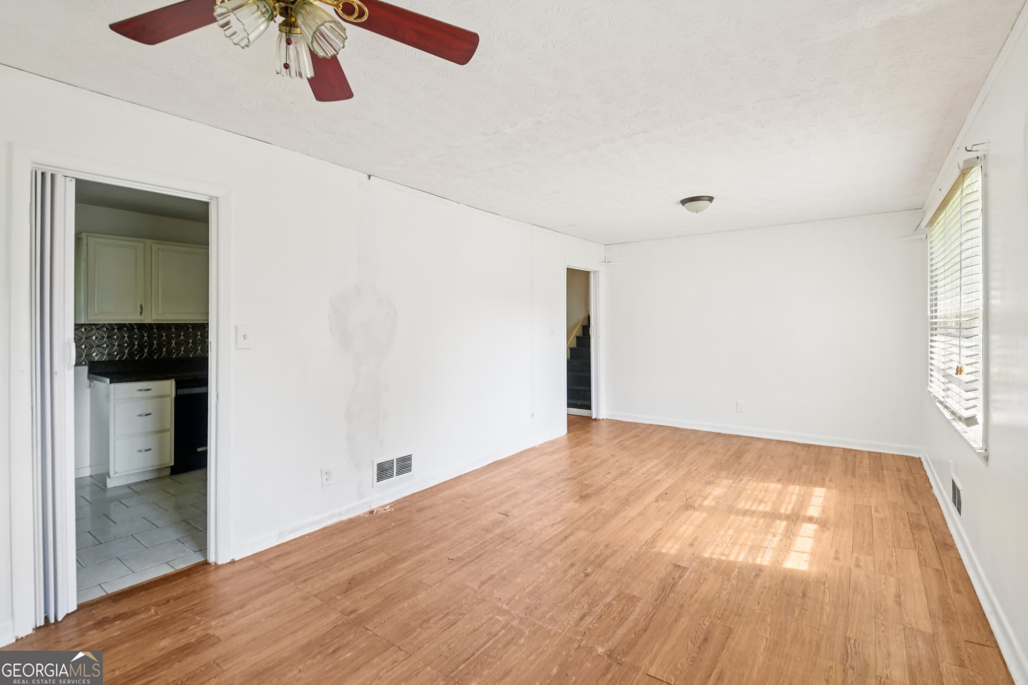 3 bedroom, 2 bathroom, 2,204 sq ft single family residence for sale at 4773 Bell Circle, Conyers, GA 30094 — photo 5