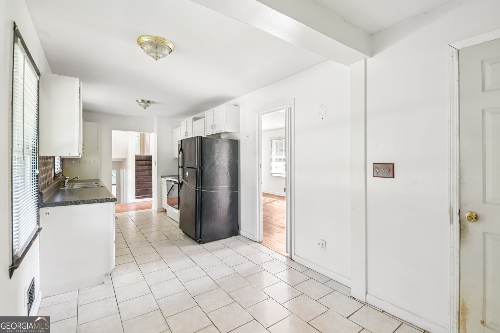 3 bedroom, 2 bathroom, 2,204 sq ft single family residence for sale at 4773 Bell Circle, Conyers, GA 30094 — photo 8