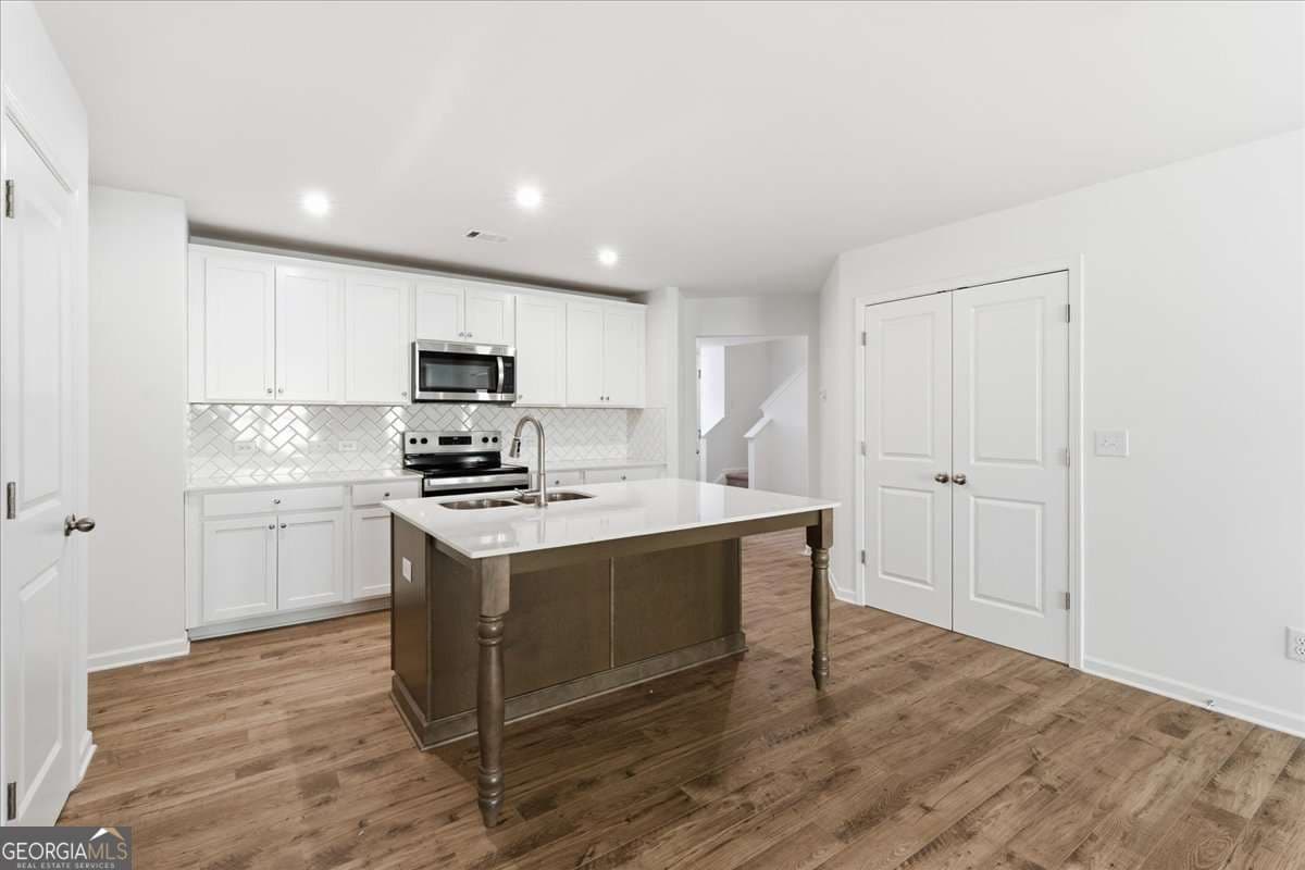 3 bedroom, 2.5 bathroom, 1,681 sq ft townhouse for sale at 26 Silver Leaf Lane 3, Dawsonville, GA 30534 — photo 3