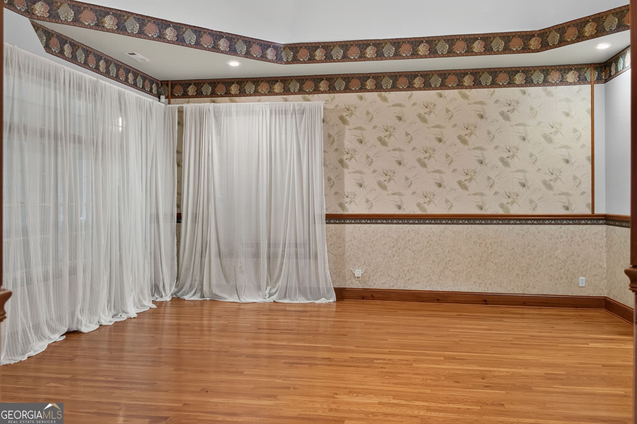 5 bedroom, 6 bathroom, 5,852 sq ft single family residence for sale at 775 Flamingo Drive, Atlanta, GA 30311 — photo 6