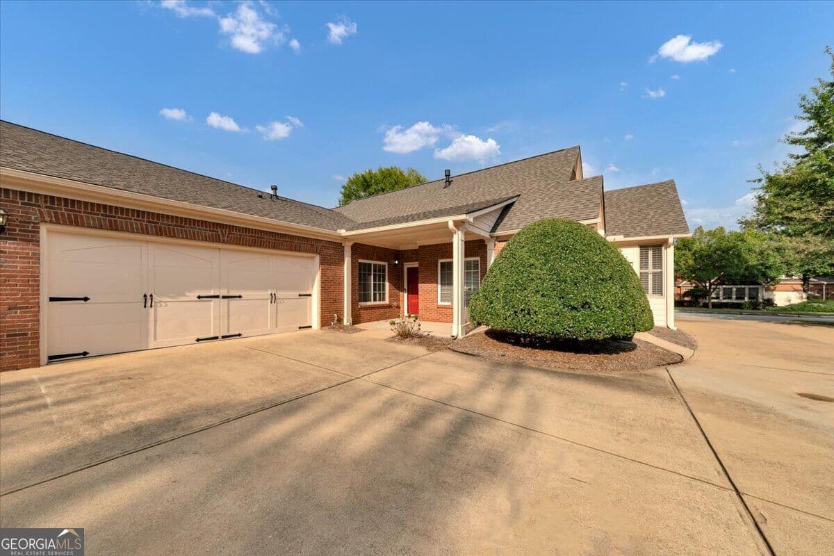 3 bedroom, 2 bathroom, 1,927 sq ft condominium for sale at 1001 Haven Circle, Douglasville, GA 30135 — photo 2