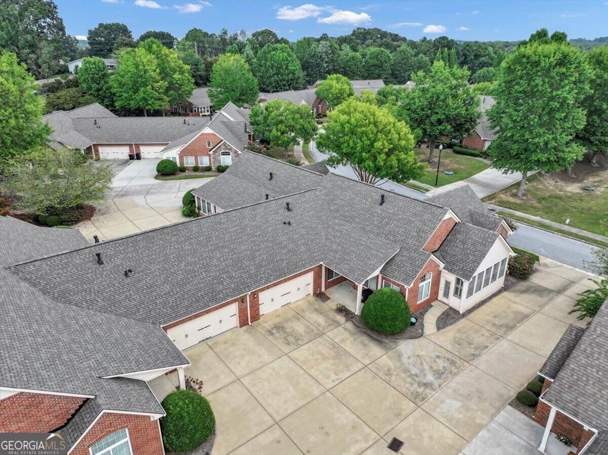 3 bedroom, 2 bathroom, 1,927 sq ft condominium for sale at 1001 Haven Circle, Douglasville, GA 30135 — photo 3