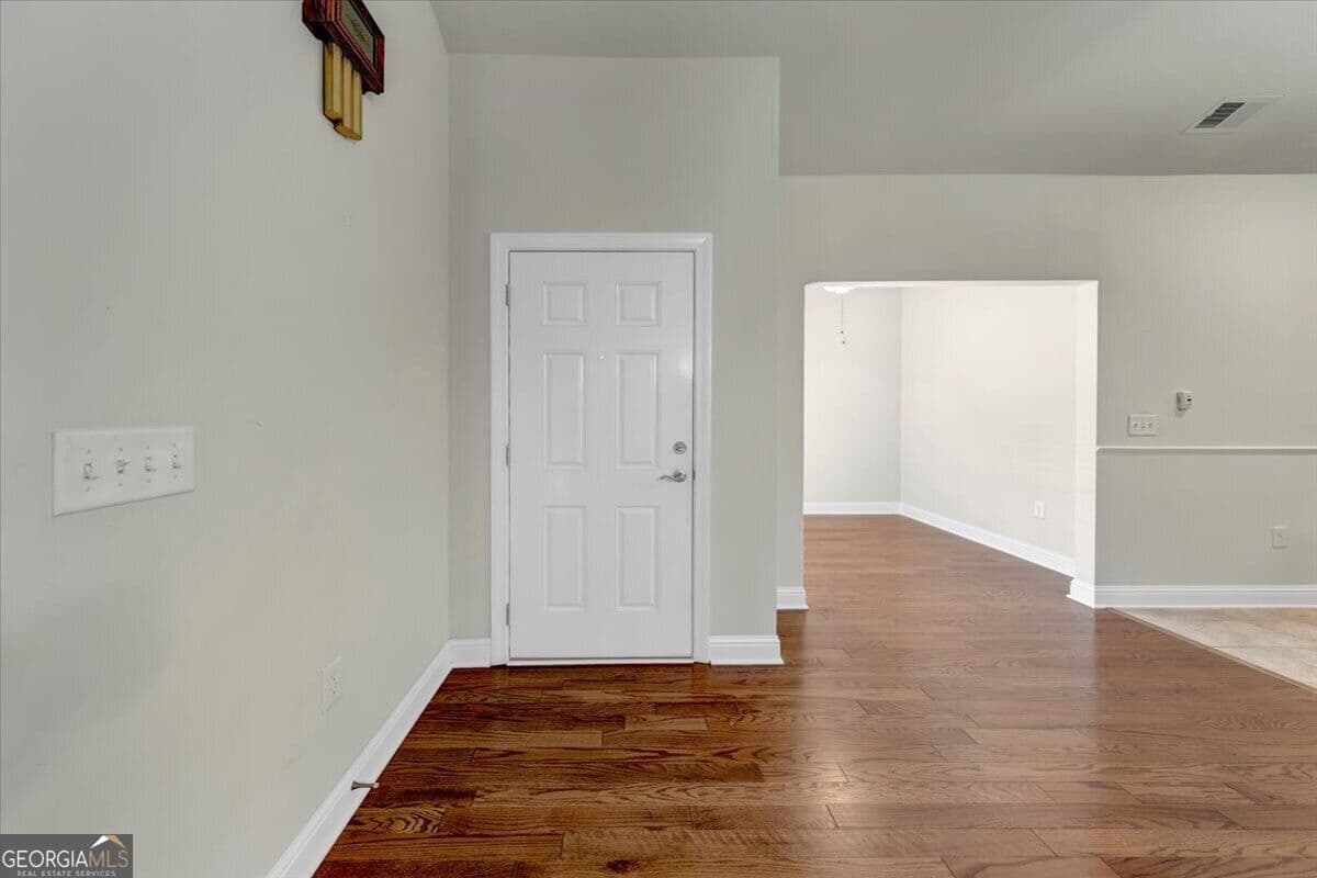 3 bedroom, 2 bathroom, 1,927 sq ft condominium for sale at 1001 Haven Circle, Douglasville, GA 30135 — photo 8