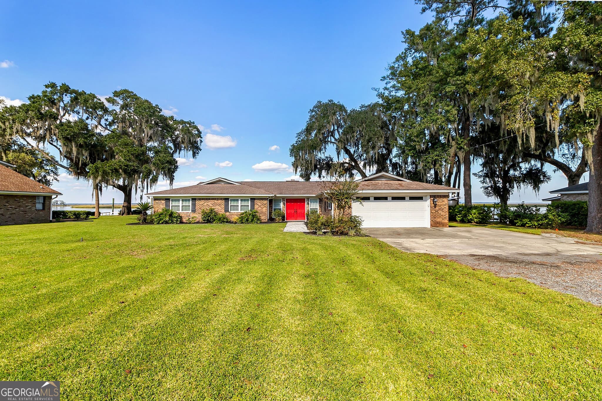 3 bedroom, 2.5 bathroom, 2,019 sq ft single family residence for sale at 30 Williamson Drive, Richmond Hill, GA 31324 — photo 2