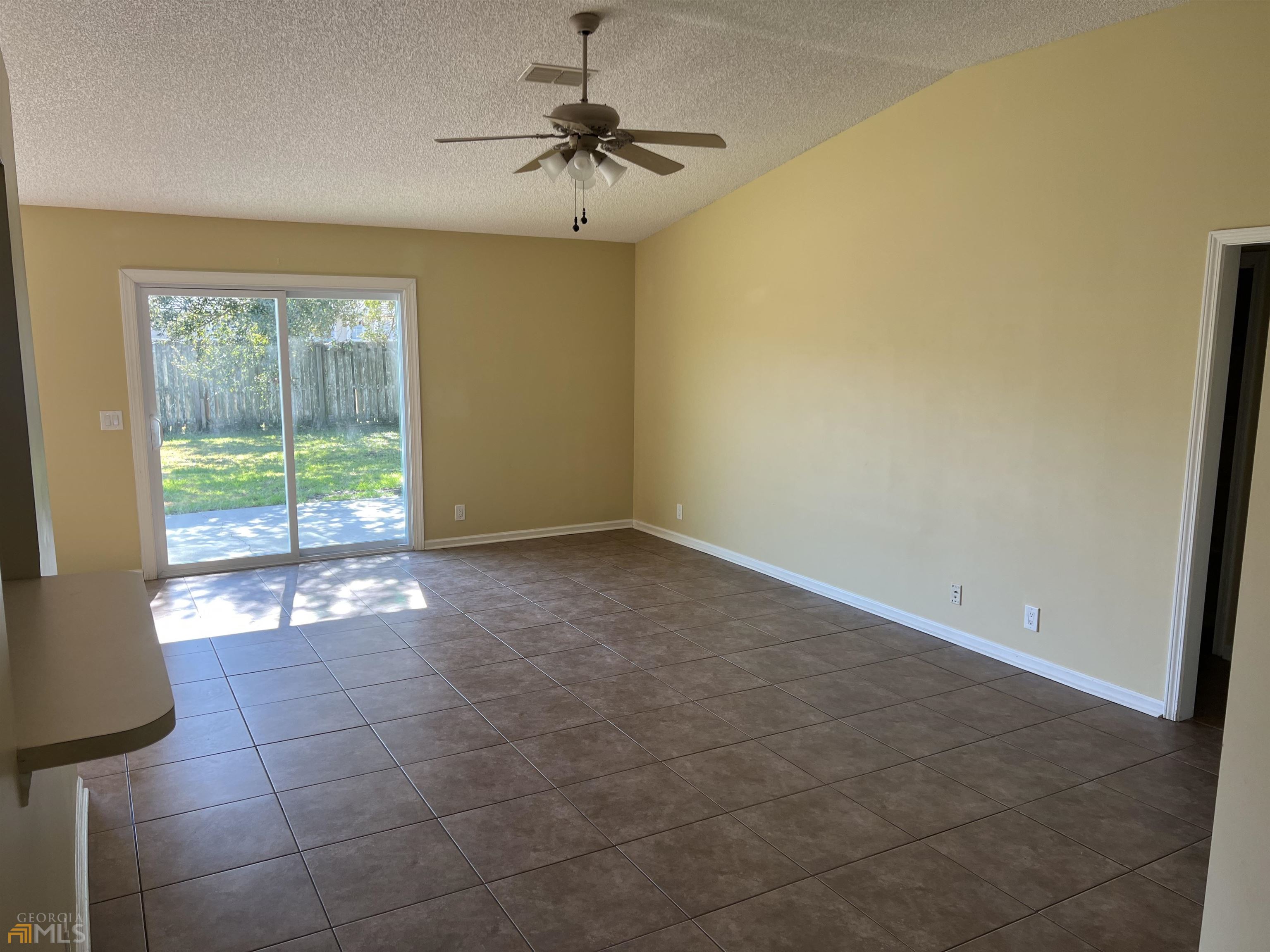 4 bedroom, 2 bathroom, 1,608 sq ft single family residence for rent at 602 Wild Grape Drive, St. Marys, GA 31558 for $1,850 a month — photo 2
