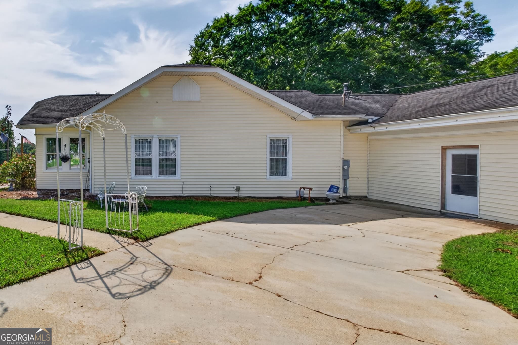 4 bedroom, 2 bathroom, 2,275 sq ft single family residence for sale at 30 Tallapoosa Street, Temple, GA 30179 — photo 6