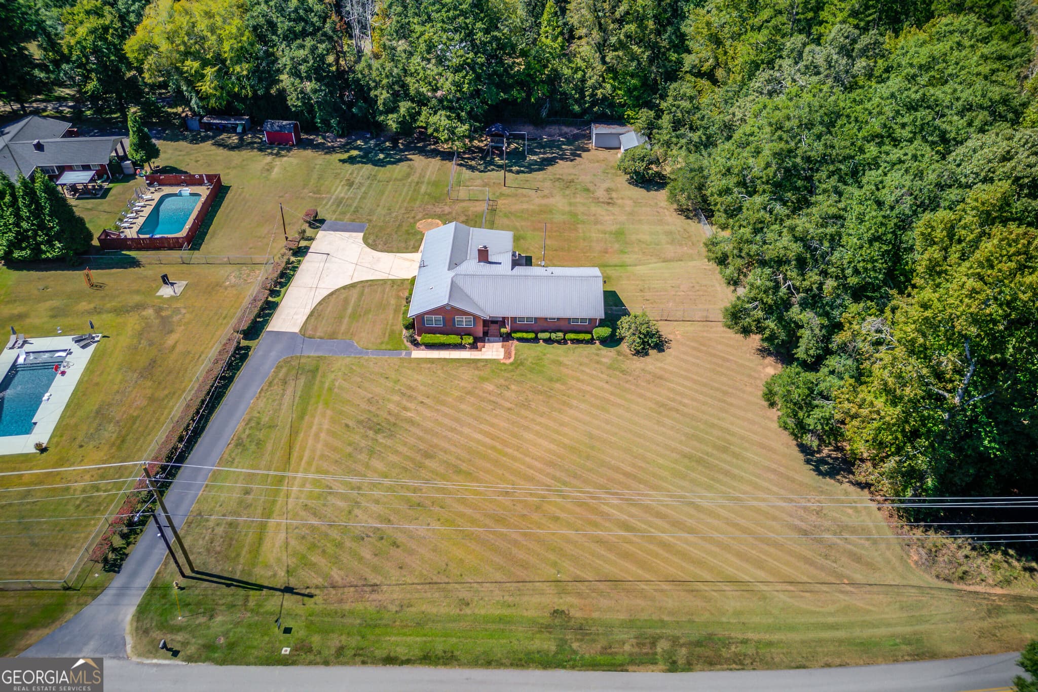 4 bedroom, 2 bathroom, 1,904 sq ft single family residence for sale at 67 Elder Drive, Jefferson, GA 30549 — photo 3