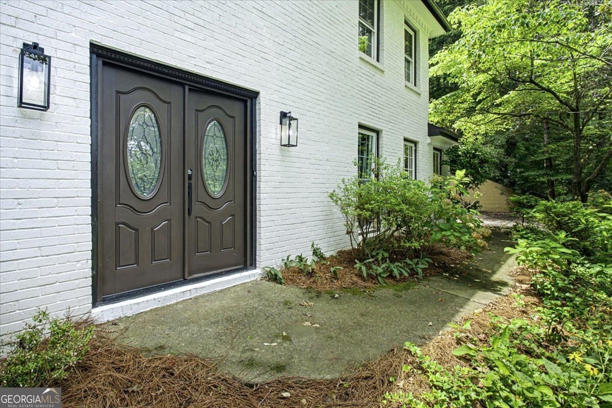 4 bedroom, 2.5 bathroom, 2,336 sq ft single family residence for sale at 526 Jasmine Court, Norcross, GA 30093 — photo 3