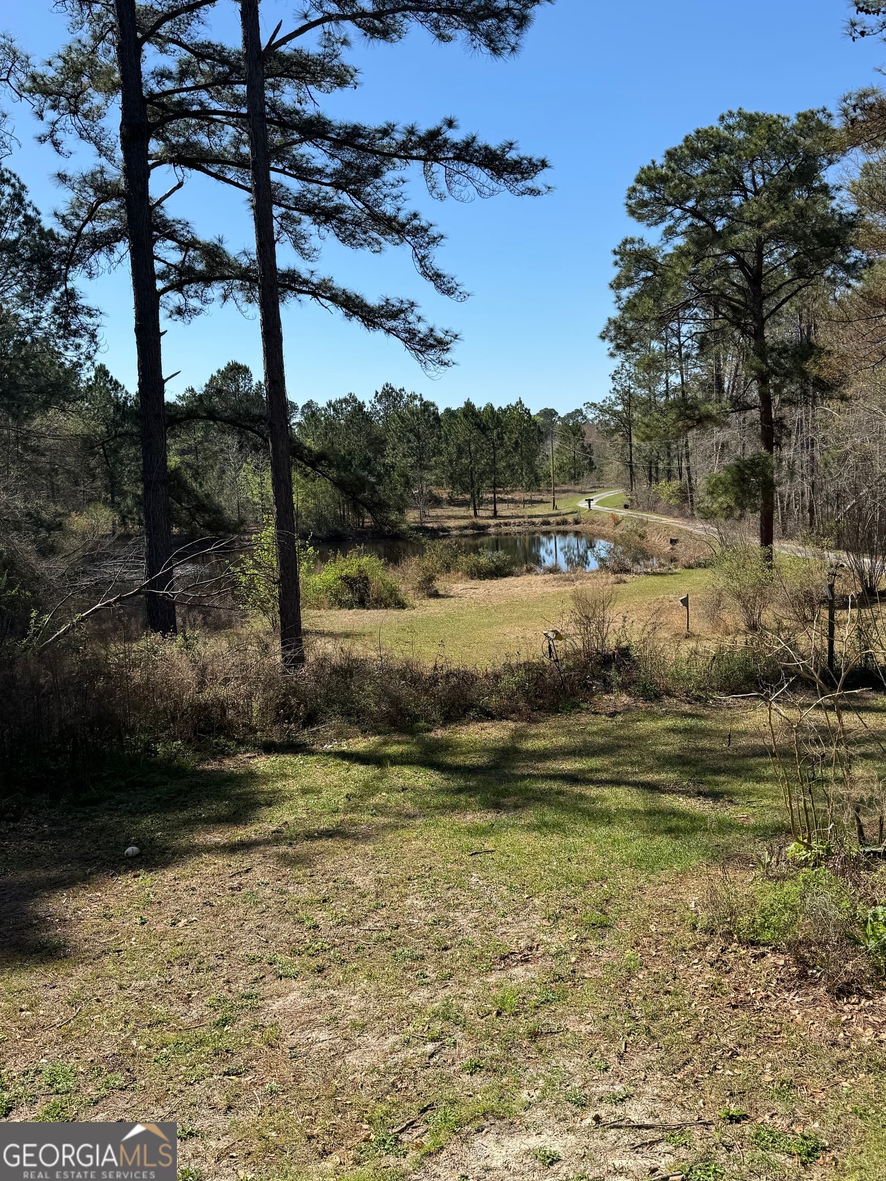 3 bedroom, 2 bathroom, 1,300 sq ft manufactured home,single family residence for sale at 442 Fox Run Road, Adrian, GA 31002