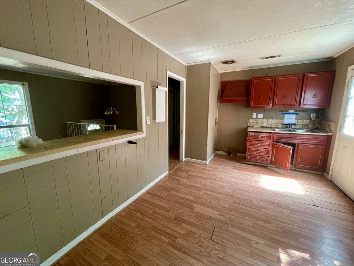 4 bedroom, 2 bathroom, 2,205 sq ft single family residence for sale at 120 Altar Stone Drive, Athens, GA 30606 — photo 4
