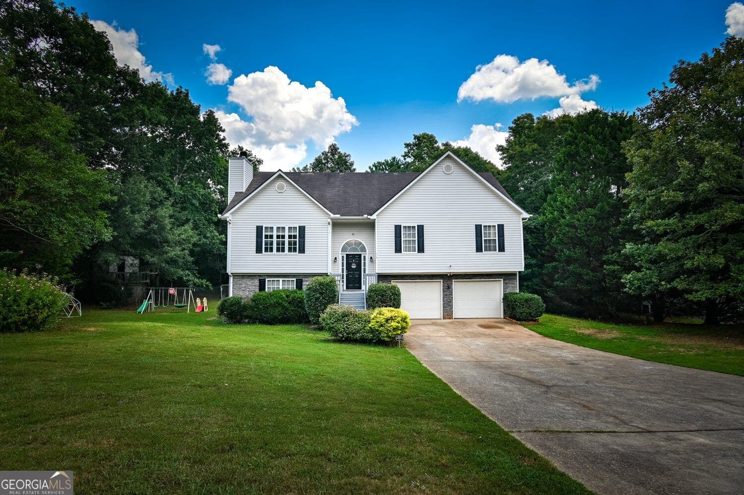 5 bedroom, 3 bathroom, 2,406 sq ft single family residence for sale at 314 Black Willow Court, Locust Grove, GA 30248 — photo 7