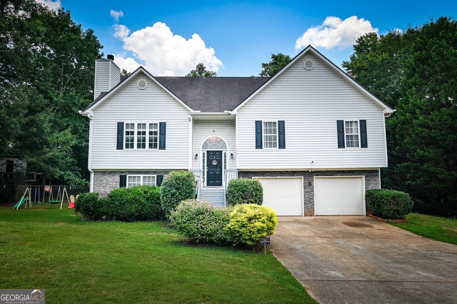 5 bedroom, 3 bathroom, 2,406 sq ft single family residence for sale at 314 Black Willow Court, Locust Grove, GA 30248 — photo 8