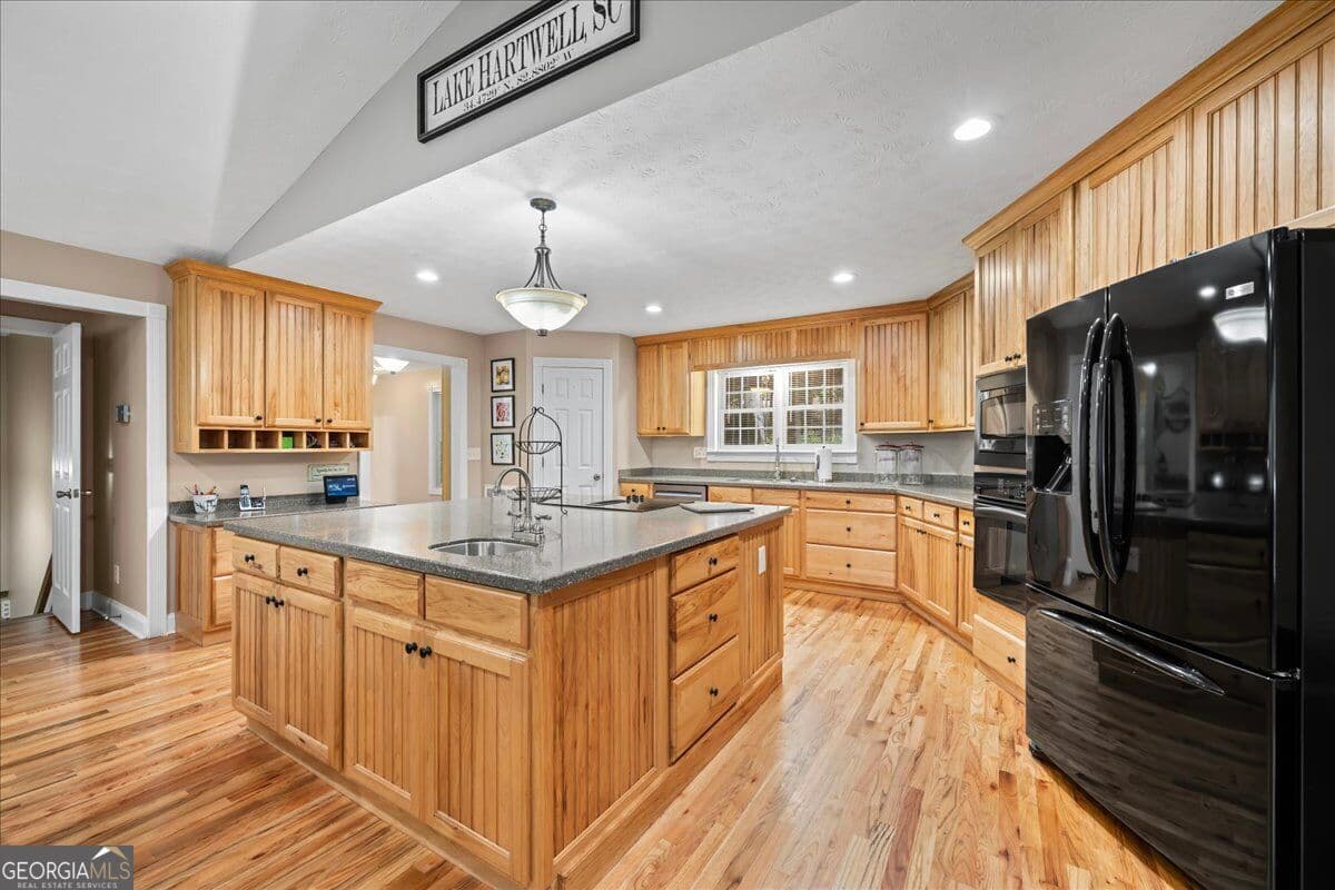5 bedroom, 4.5 bathroom, 5,220 sq ft single family residence for sale at 426 Handrops Lane, Westminster, SC 29693 — photo 4