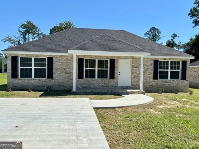 3 bedroom, 2 bathroom, 1,218 sq ft single family residence for sale at 302 E 6th Street, Vidalia, GA 30474