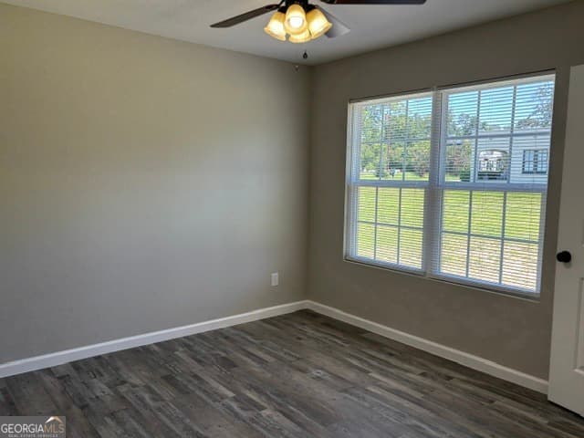 3 bedroom, 2 bathroom, 1,218 sq ft single family residence for sale at 302 E 6th Street, Vidalia, GA 30474 — photo 9