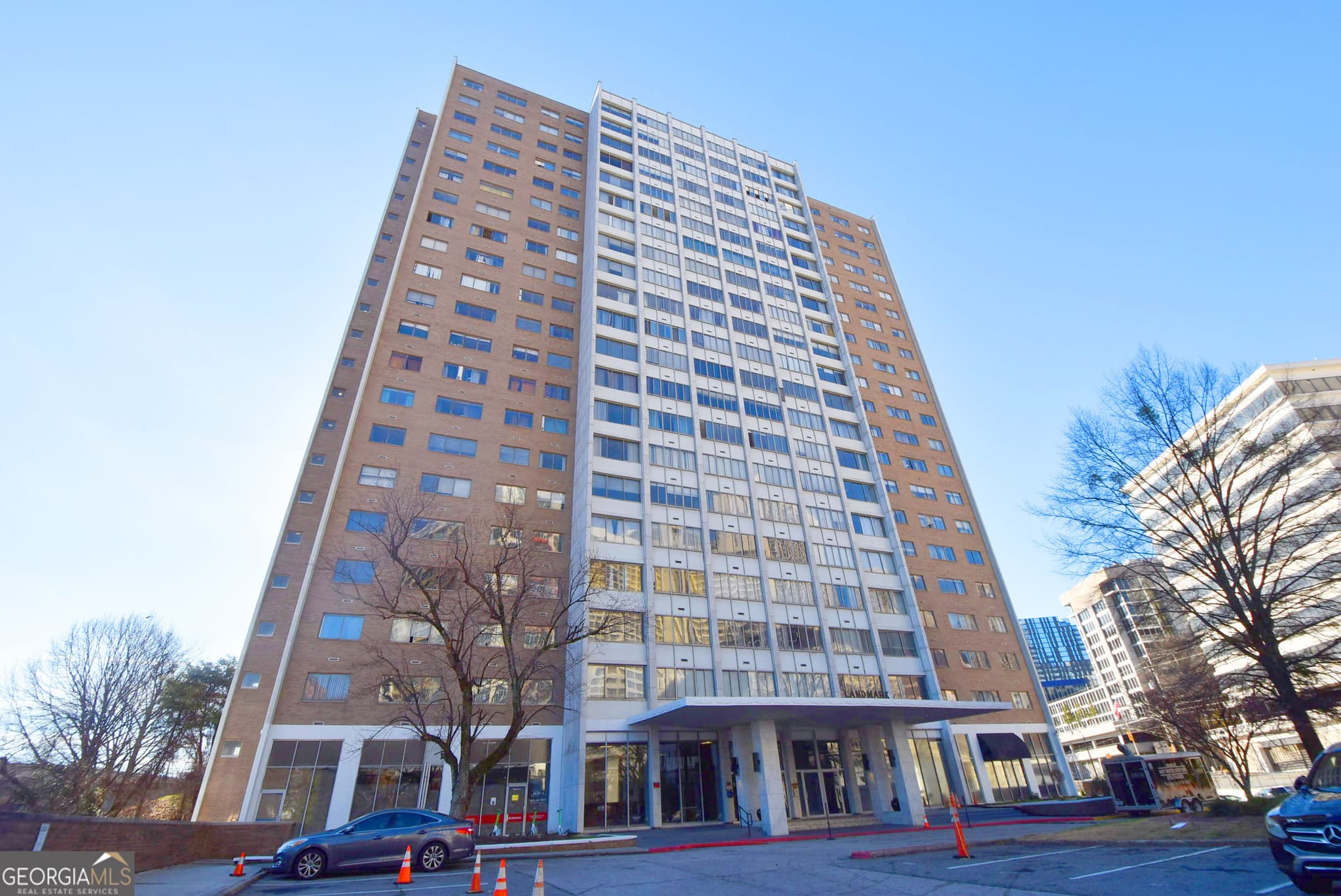 1 bedroom, 1 bathroom, 550 sq ft condominium for sale at 215 Piedmont Avenue 1505, Atlanta, GA 30308 — photo 3