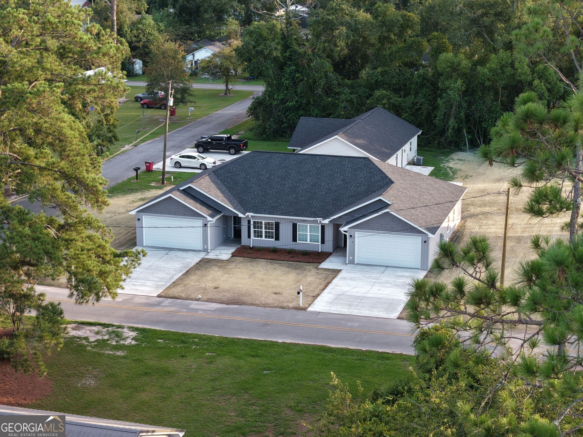 2 bedroom, 2 bathroom, 1,300 sq ft townhouse for rent at 48 Kent Street, Baxley, GA 31513 for $1,550 a month