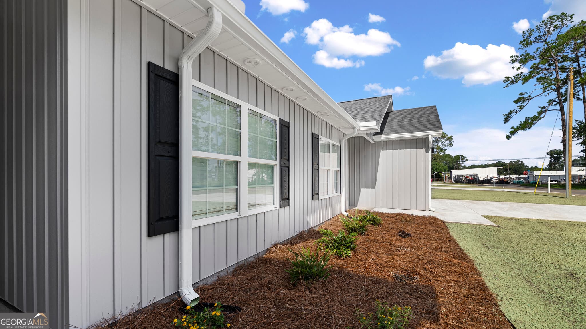 2 bedroom, 2 bathroom, 1,300 sq ft townhouse for rent at 48 Kent Street, Baxley, GA 31513 for $1,550 a month — photo 4