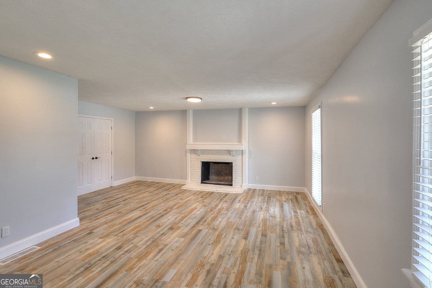 3 bedroom, 2 bathroom, 1,375 sq ft single family residence for sale at 3395 Highway 11,S, Mansfield, GA 30055 — photo 7