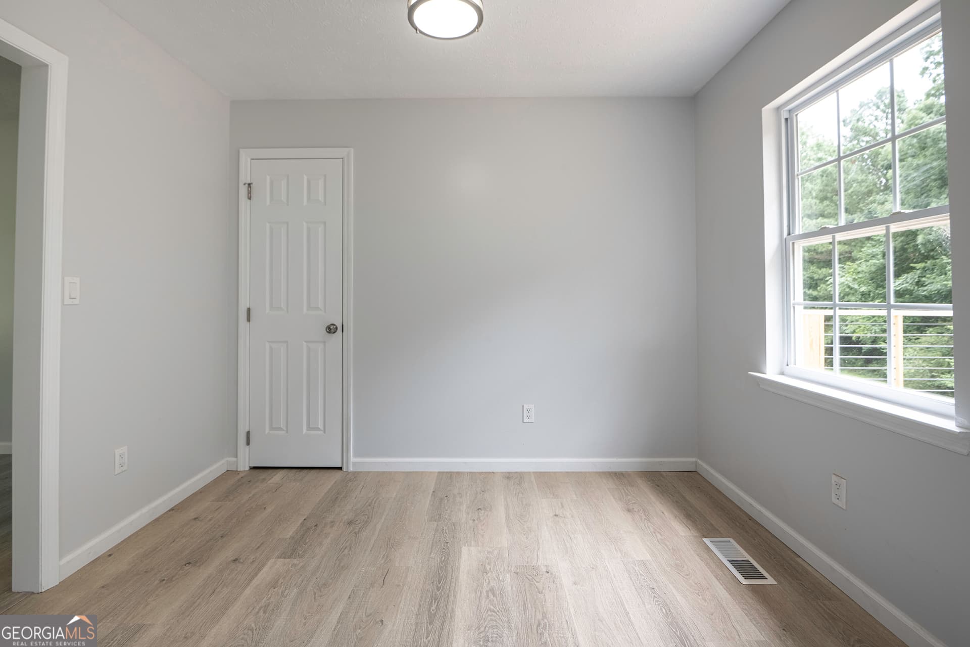 4 bedroom, 3 bathroom, 1,442 sq ft single family residence for sale at 207 Millsap Road, Lafayette, GA 30728 — photo 8