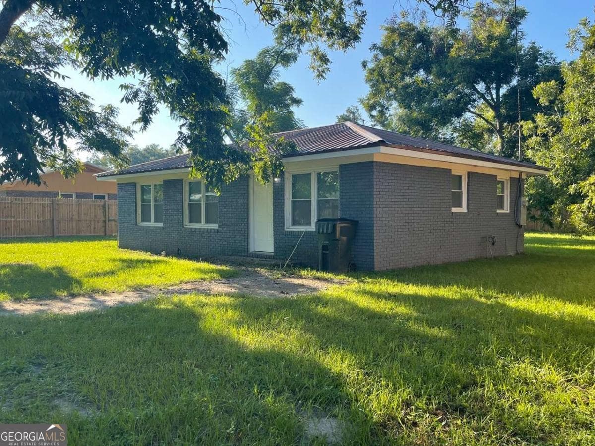 17 Young Street, Hazlehurst, GA 31539 — most recent listing photo