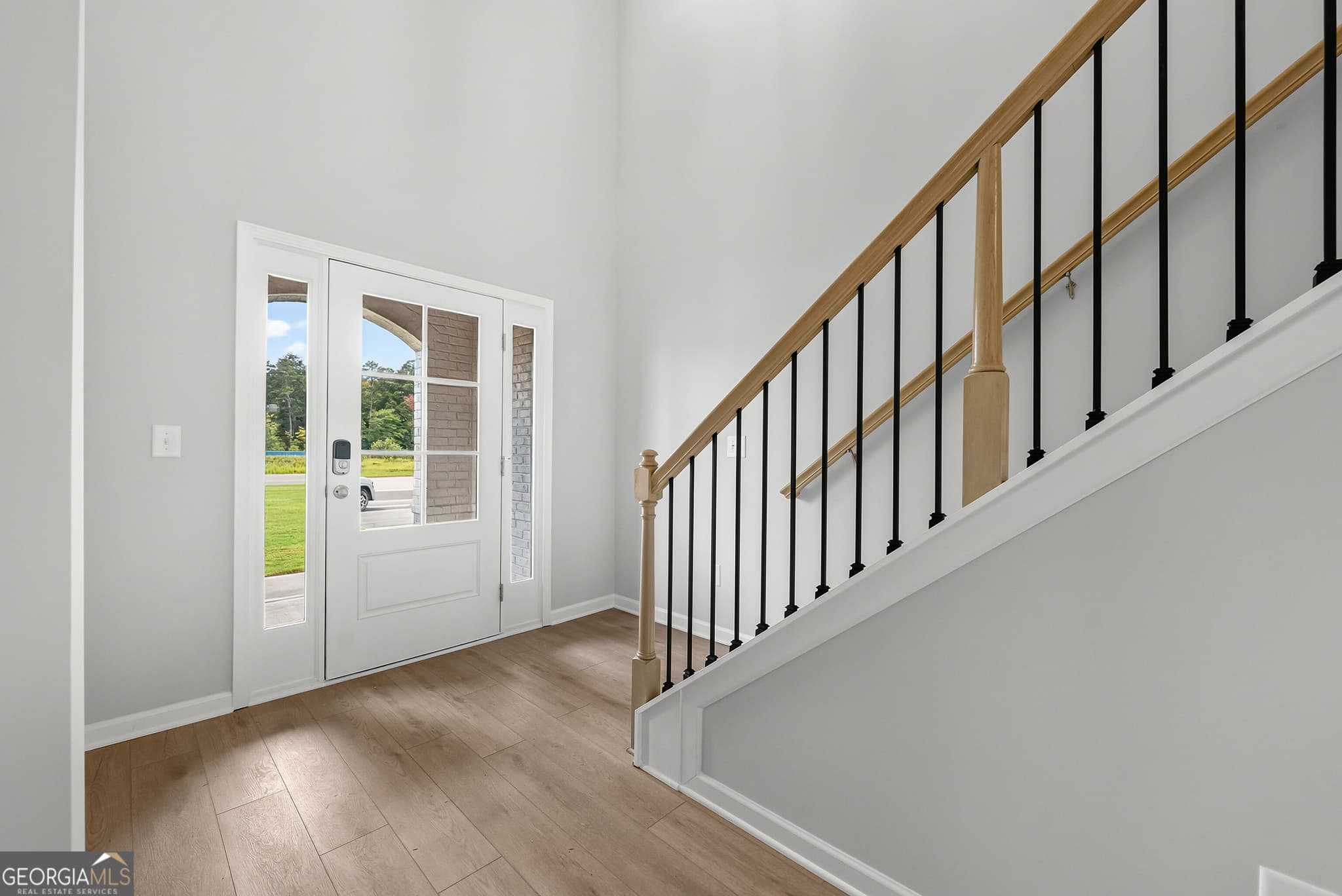 4 bedroom, 2.5 bathroom, 2,599 sq ft single family residence for sale at 428 Lakeview Way 273, Lagrange, GA 30241 — photo 3